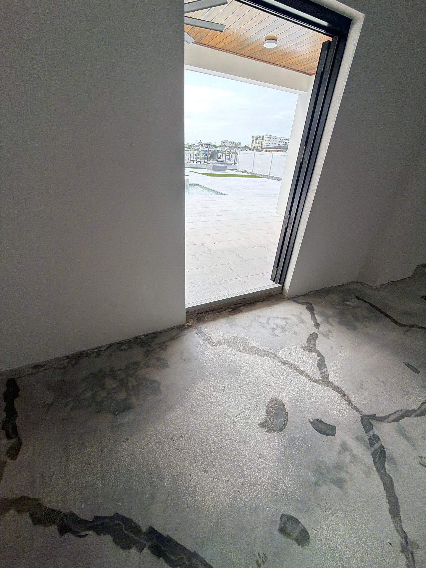 Residential Garage Floor Preparation and Epoxy Coating in Dunedin by Performance Floors & Coating