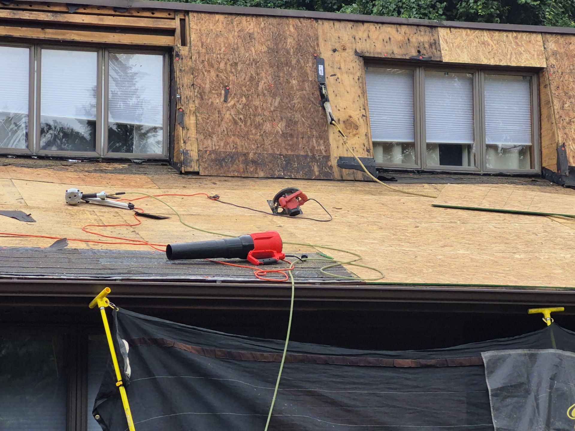 Unique Single Roof Replacement in Charleston WV – IKO Dynasty High-Performance Shingles by Mr. Roofer