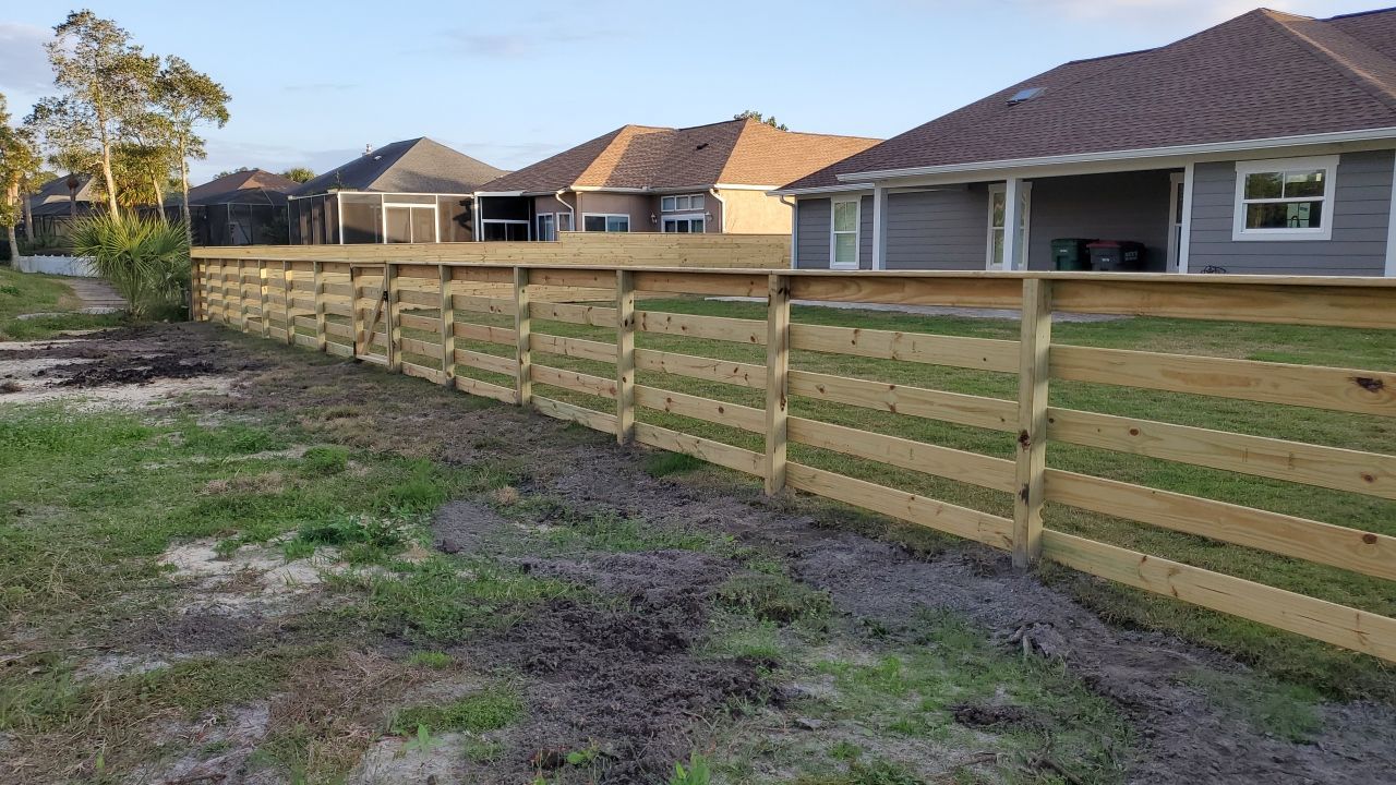 You can never go wrong with Horizontal by Hip Square Fence Inc.