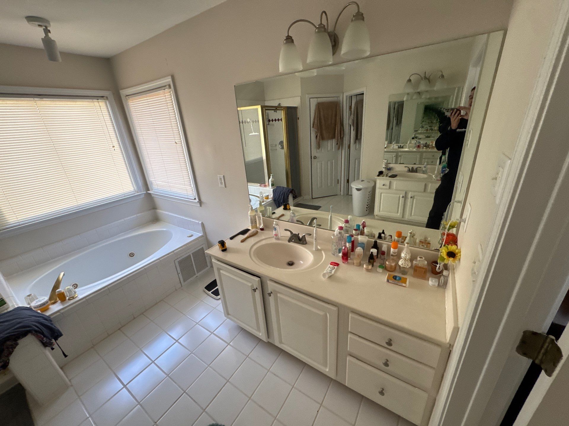Master bathroom renovation by Prudencio