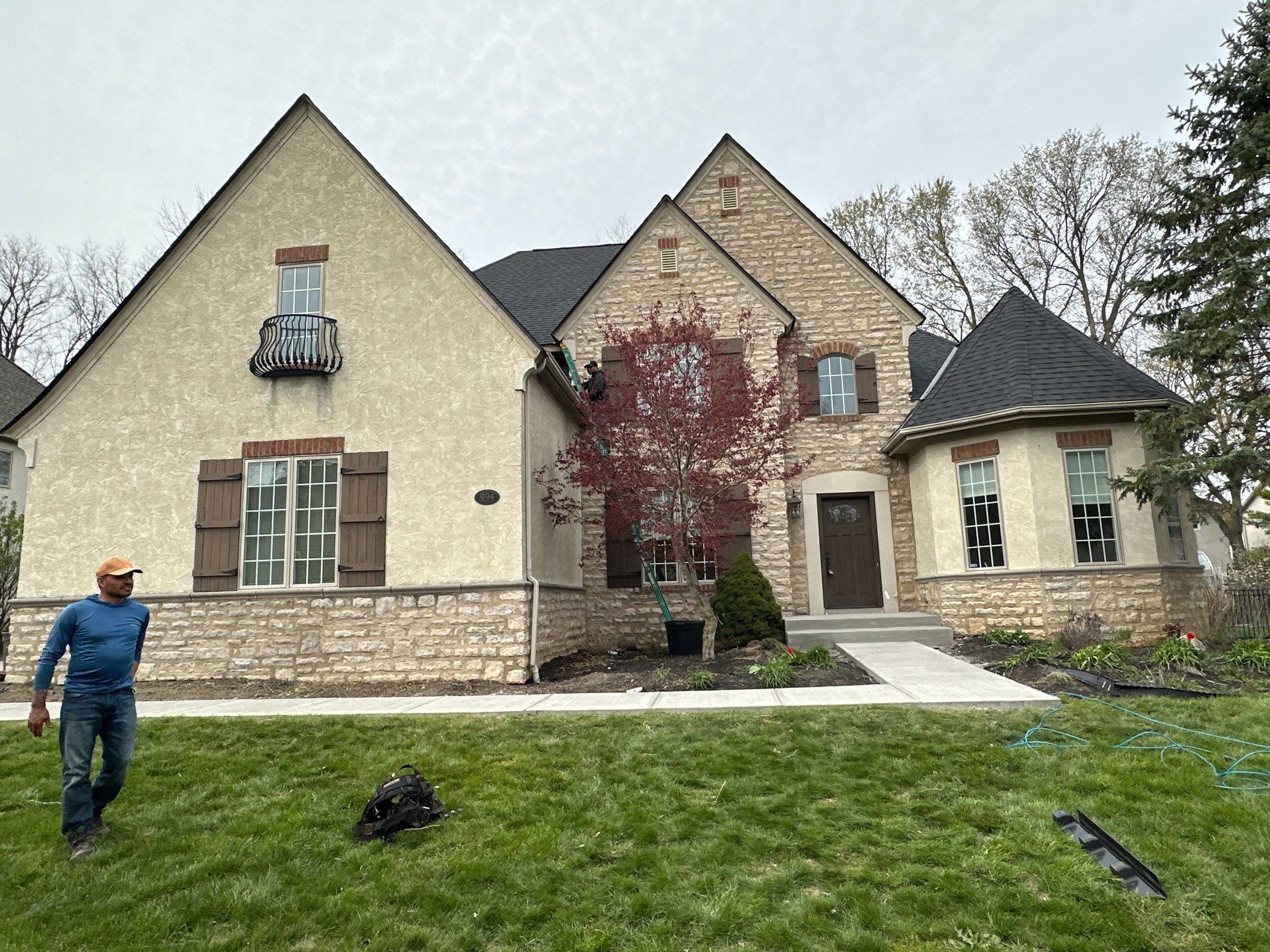 Residential Roofing Installation using Certainteed Landmark Shingles by Best Roofing & Siding Company
