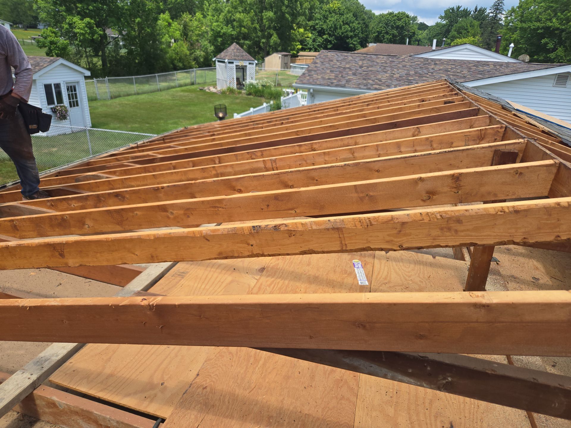 Richard S: Residential Roof Replacement and White Vinyl Siding Installation in Streetsboro by Eagle Eye Roofing