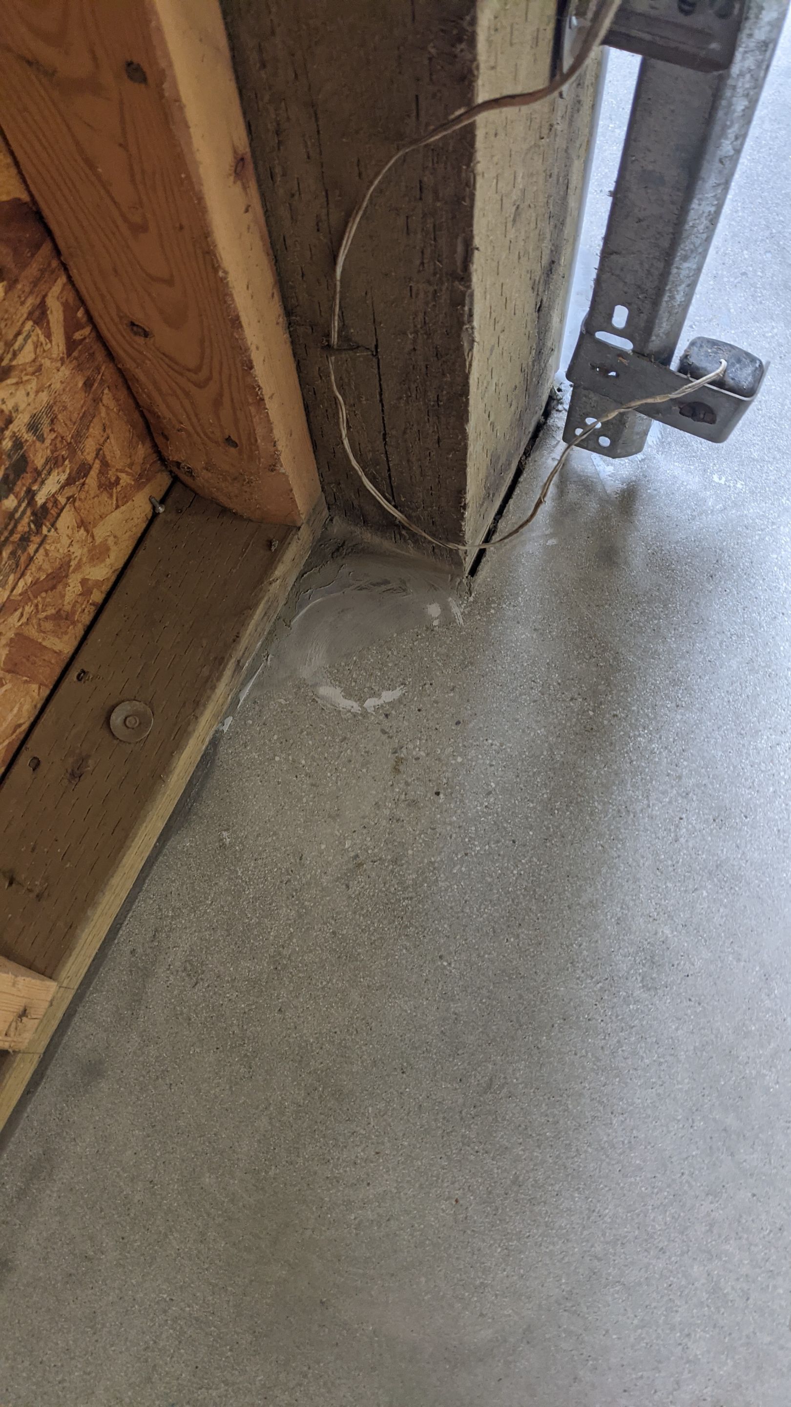 Garage Transformation using Penntek Evolution System and Smoke Color by Croc Coatings, LLC