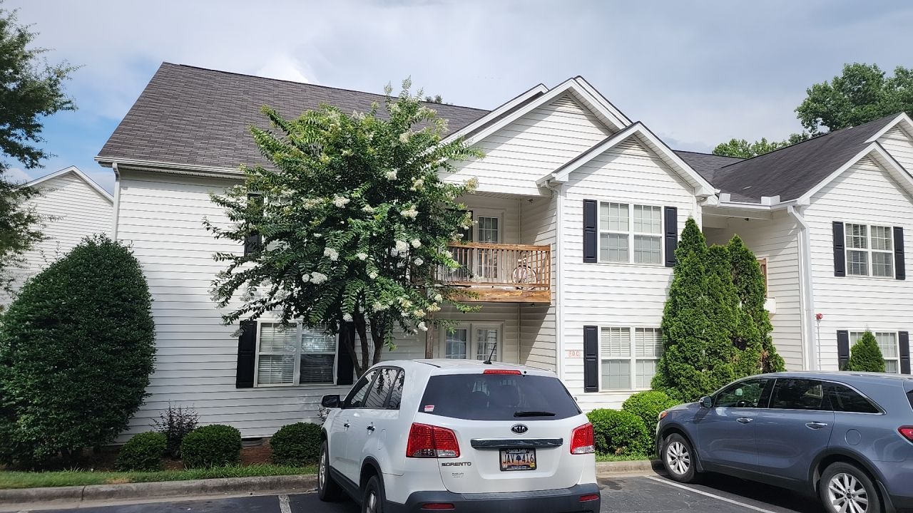 Appartment cleaning by Power Wash Masters LLC