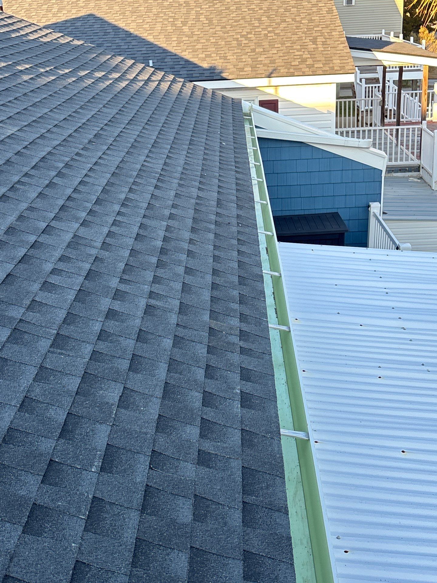 GAF HDZ - Charcoal by Linta Roofing Inc