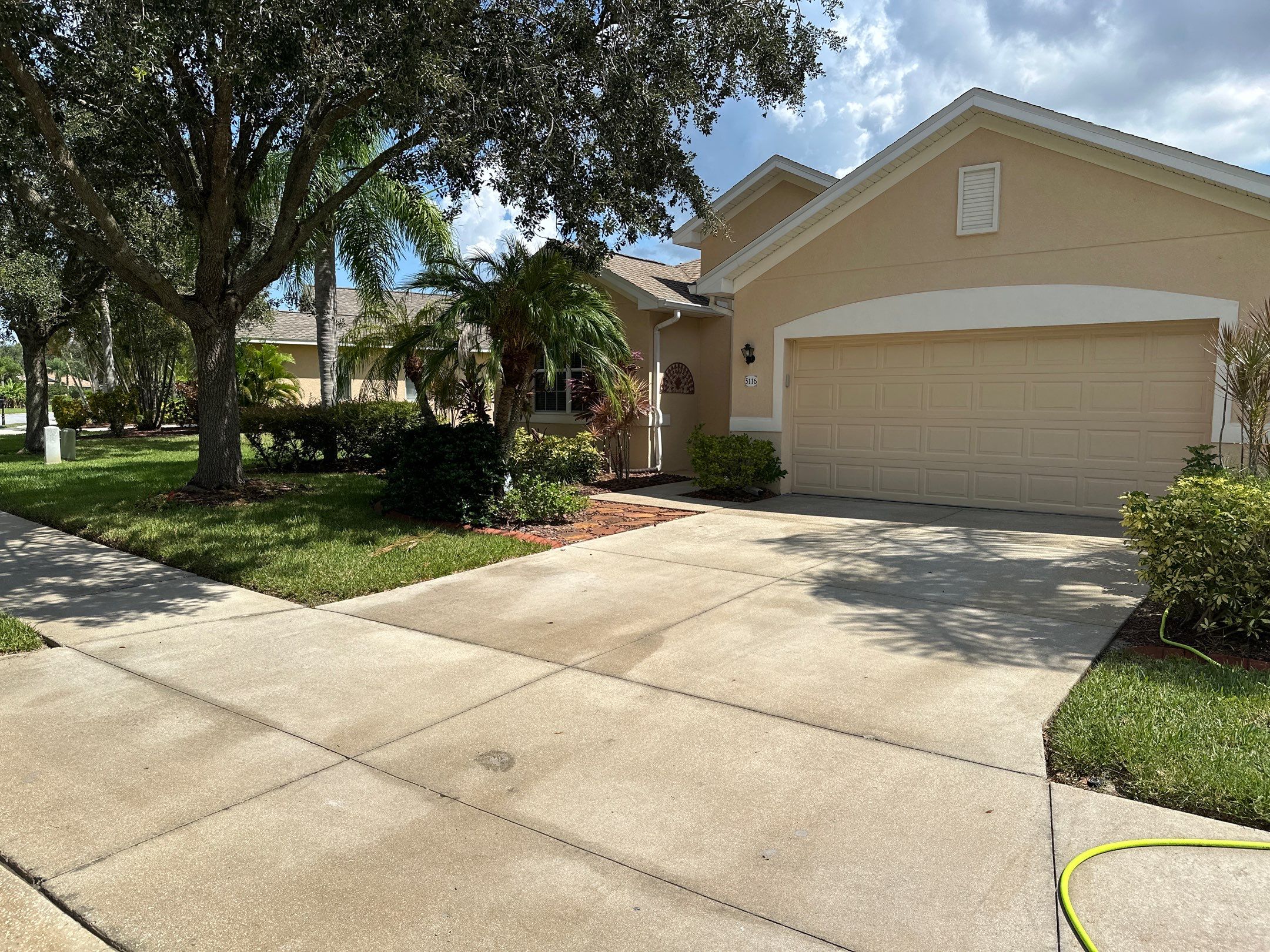 House Wash, Paver Patio Cleaning & Driveway Cleaning in Waterford – Palmetto, FL by Sunshine AquaWash