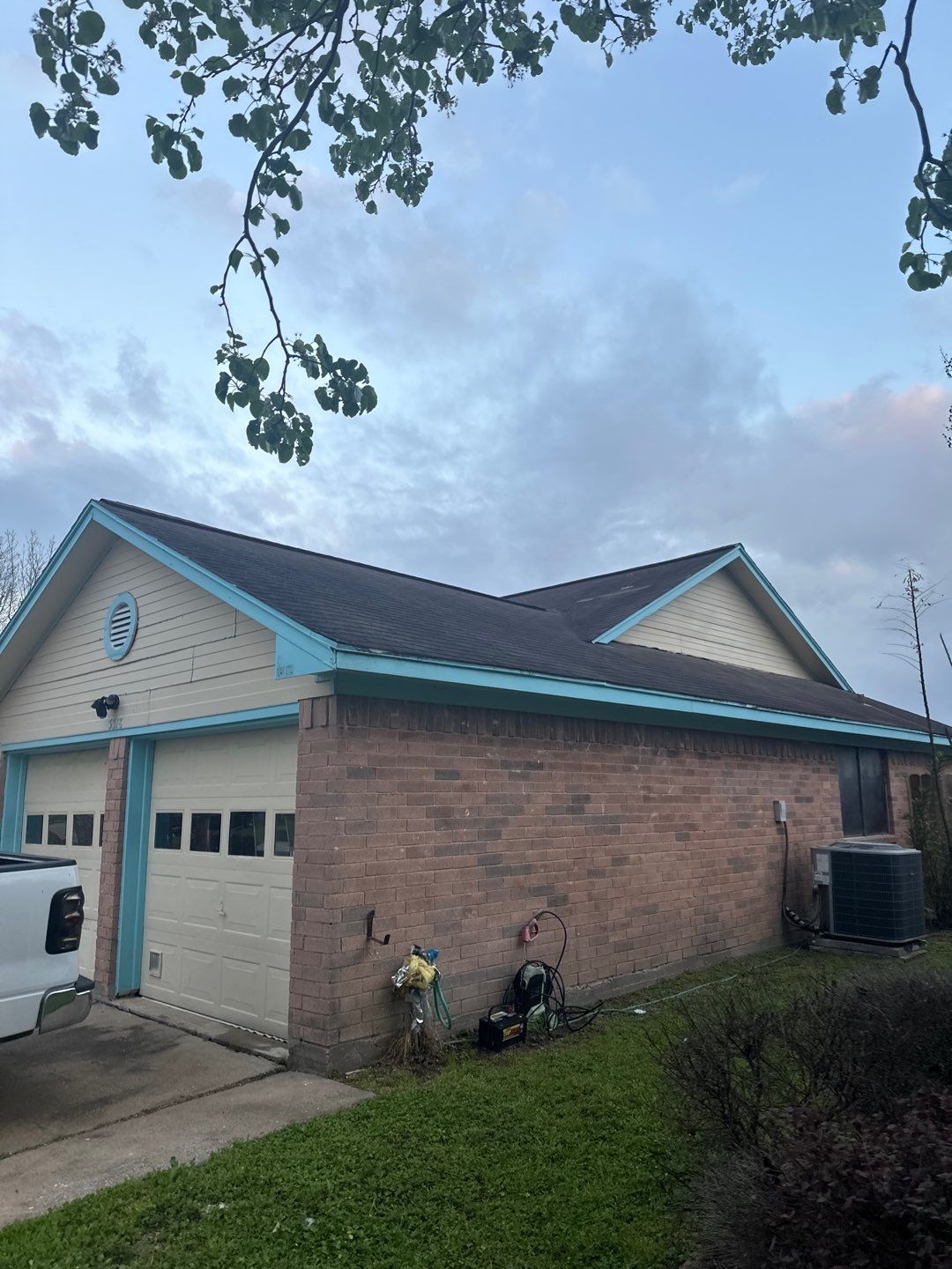 Residential Roofing Installation using Owen's Corning Duration (Lifetime) Shingles by Roof Repair Company