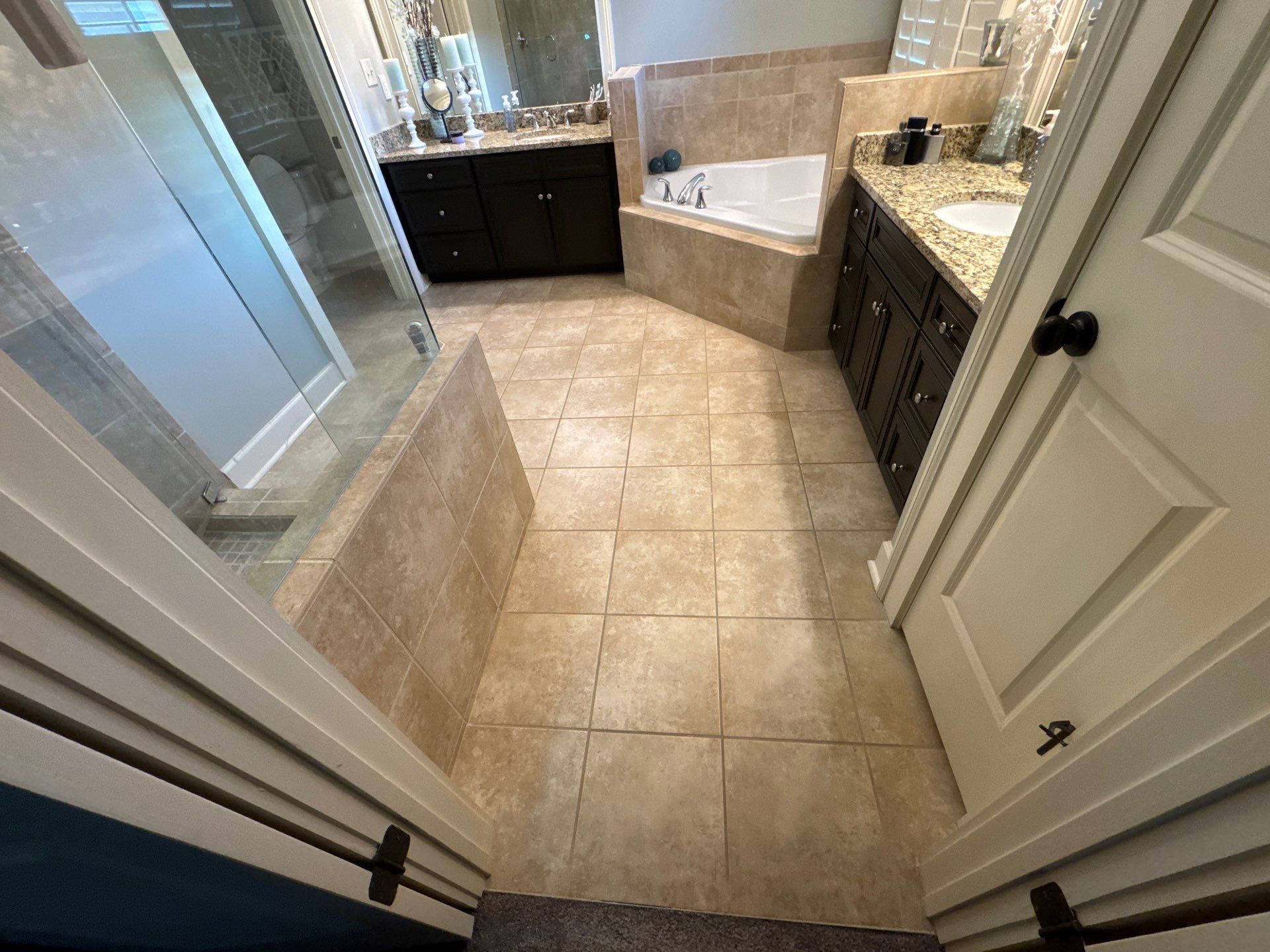 Master bathroom renovation by Prudencio