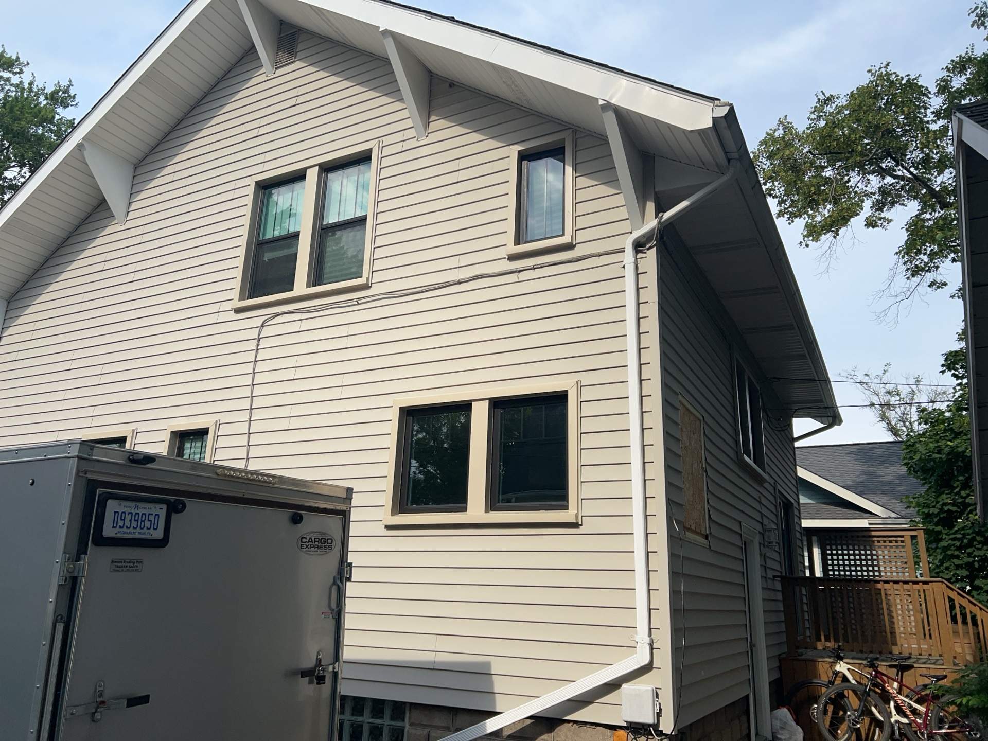 Siding Replacement using Alside Charter Oak D4.5" Deep Moss by 180 Contractors