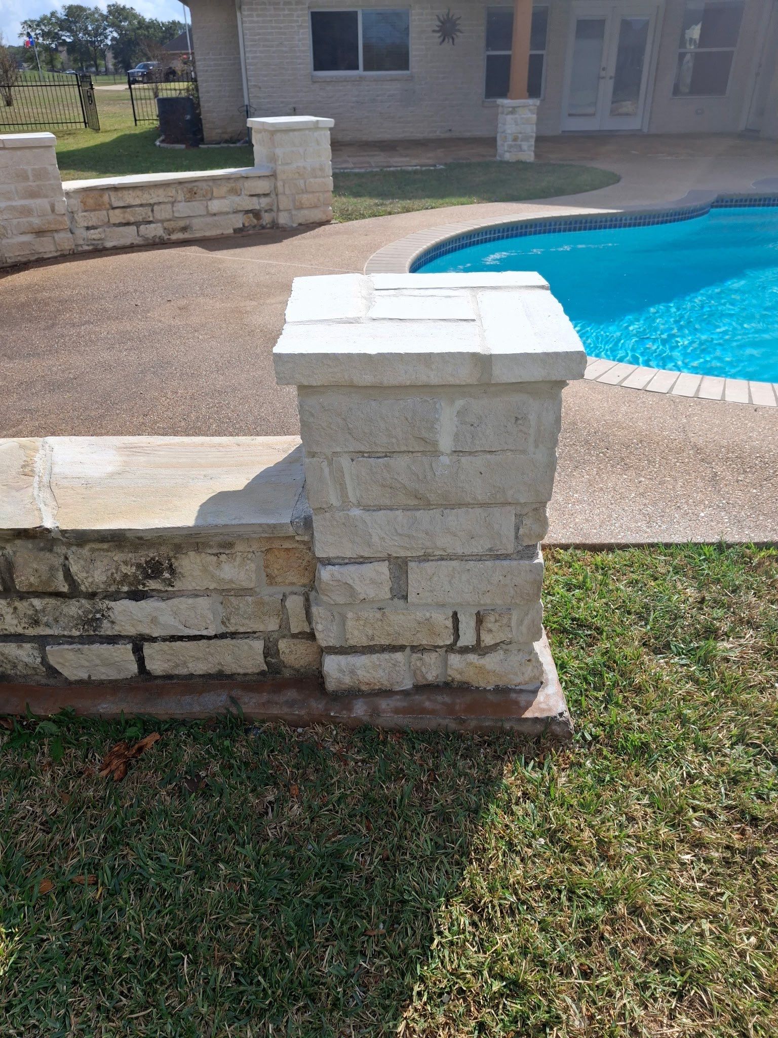 Hempstead Poolside Renewal: Natural Stone Restoration by Apex Conventional Stucco Llc