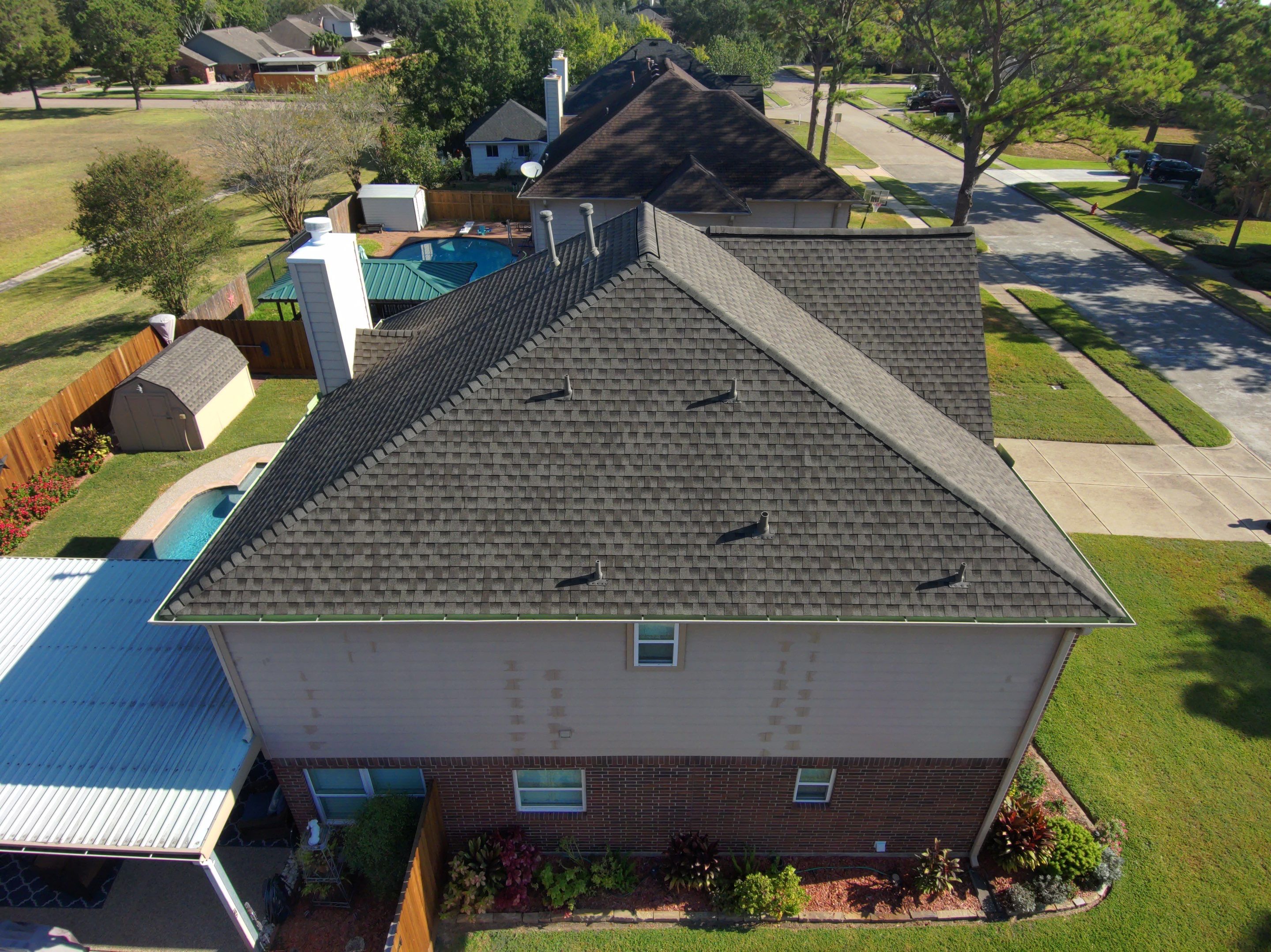 GAF HDZ - Weathered Wood by Elite Roofing LLC