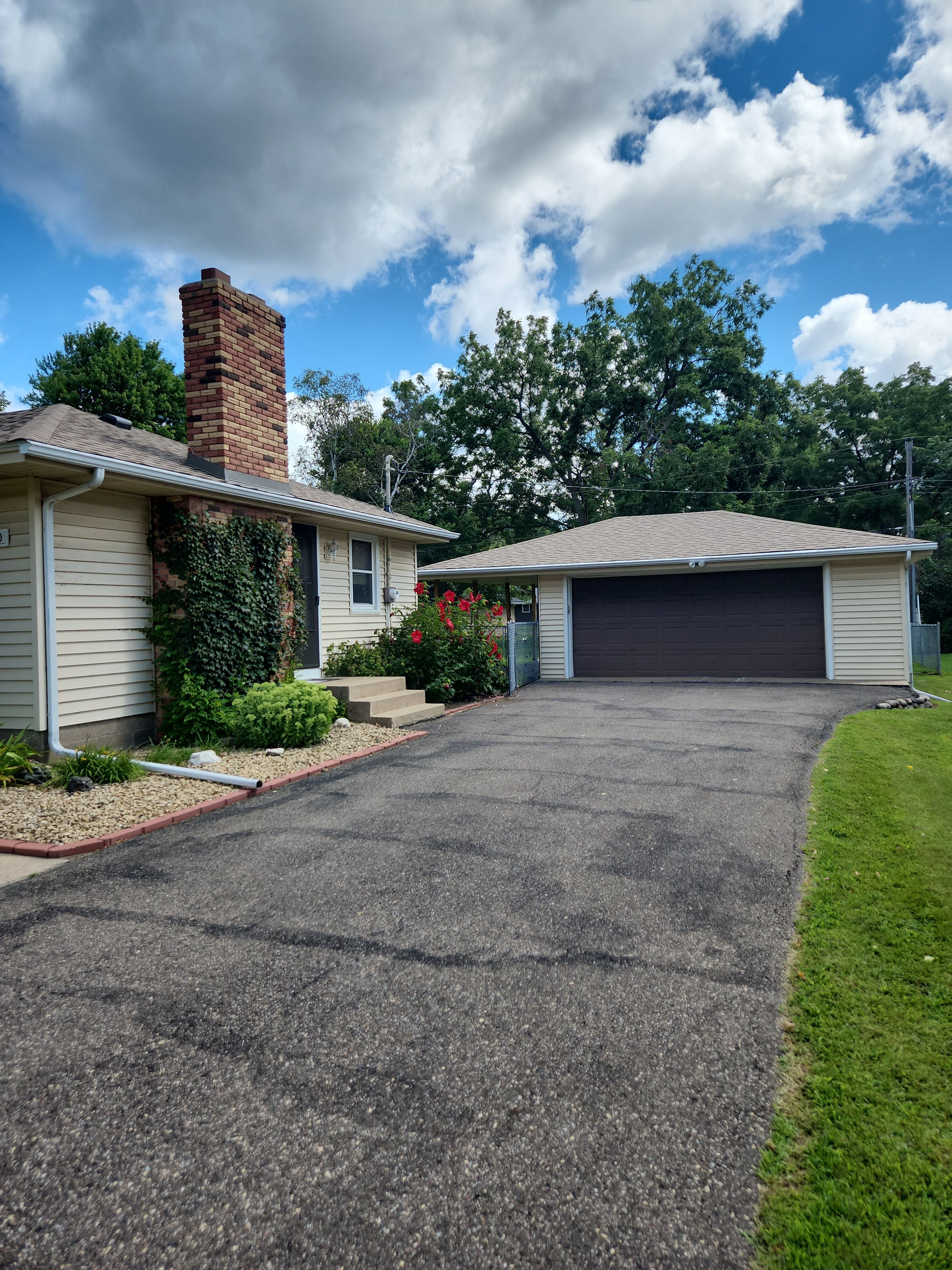 White Gutter RX Gutter Covers – Minneapolis, MN by Next Level Seamless Gutters / Exteriors Inc.