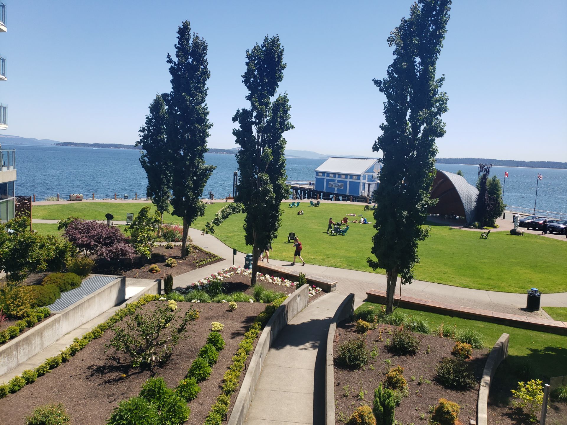 Sidney Pier by Habanero Garden and Exterior Care