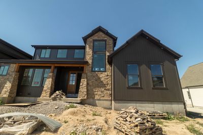 Parry - Exterior