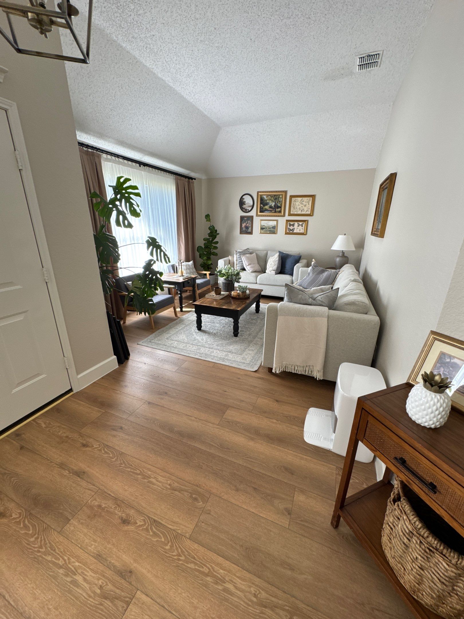 Full-Spectrum Home Makeover: Floor-to-Ceiling Remodel in 25 Days by Tibi Soli LLC