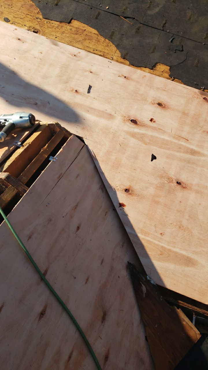 Springfield: CertainTeed Landmark Designer Shingles in Burnt Sienna by RM Banning, Inc.