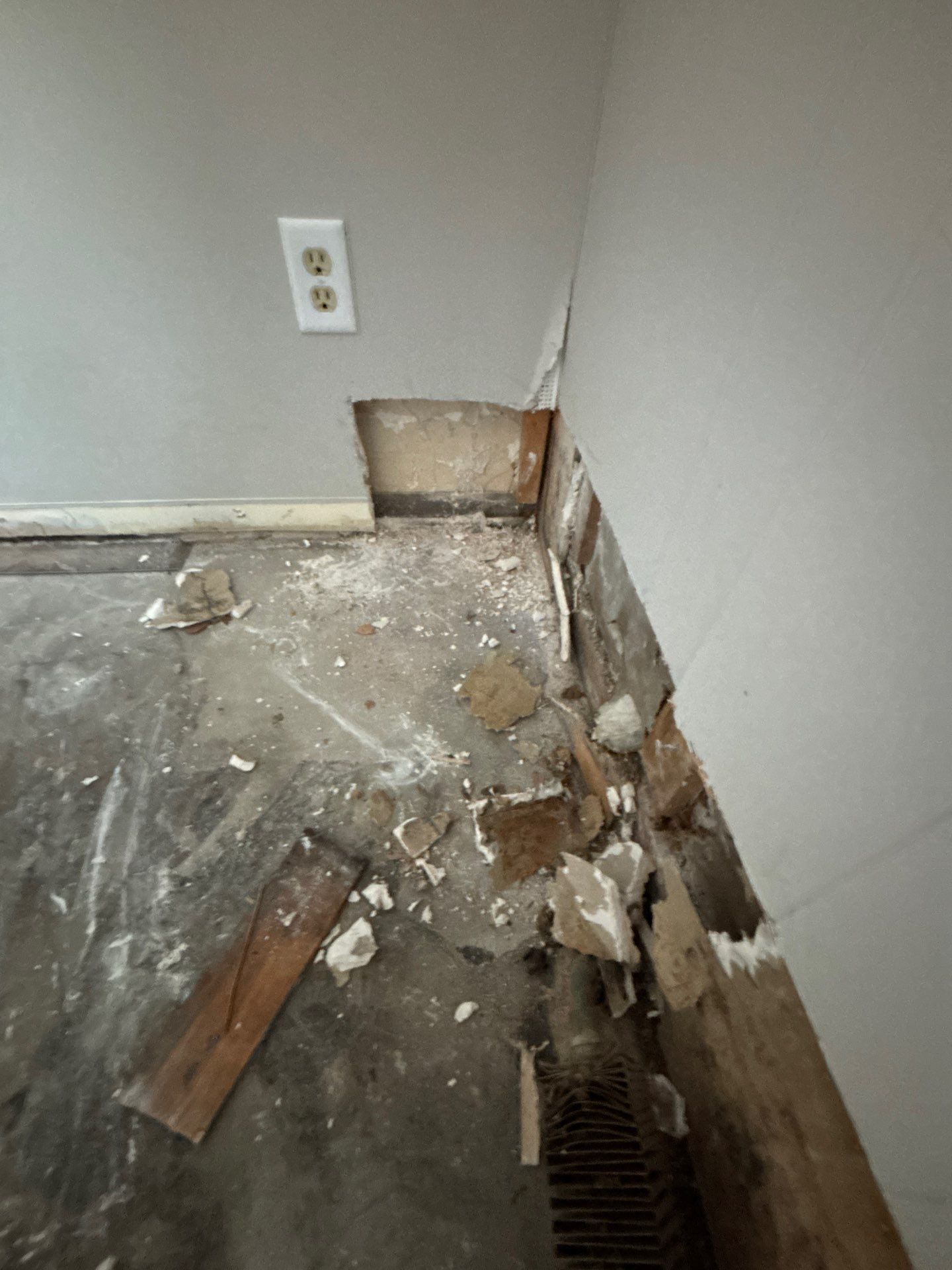 Drain tile and sump pump for George by Waterproofing Northeast