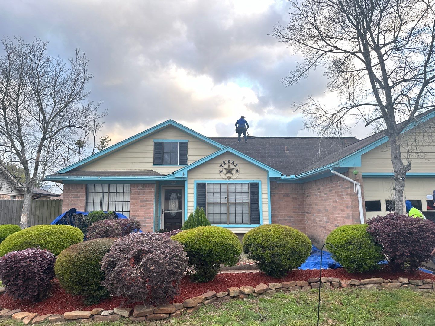 Residential Roofing Installation using Owen's Corning Duration (Lifetime) Shingles by Roof Repair Company