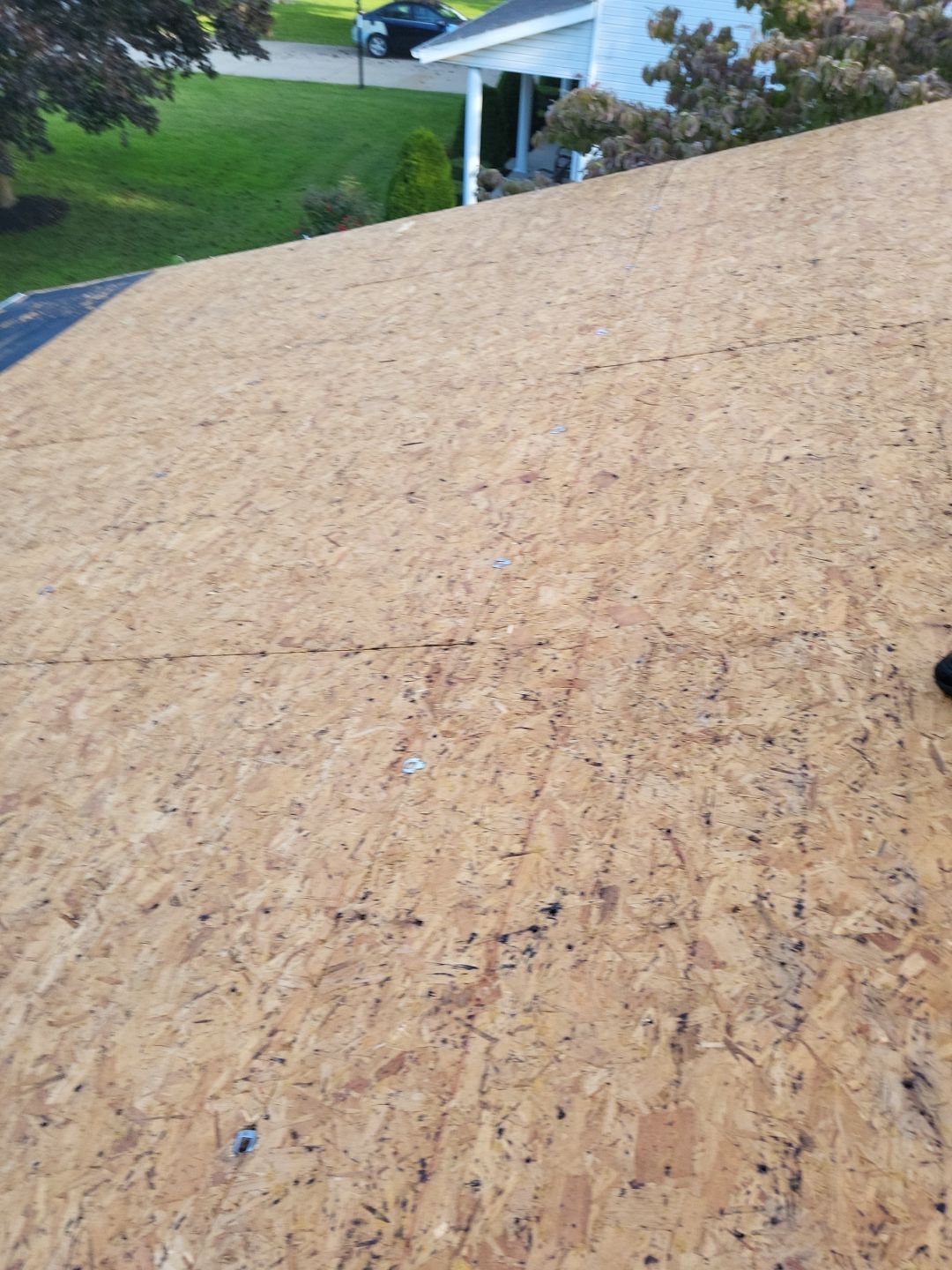 ATLAS PINNACLE COLOR: BLACK SHADOW by Eagle Eye Roofing