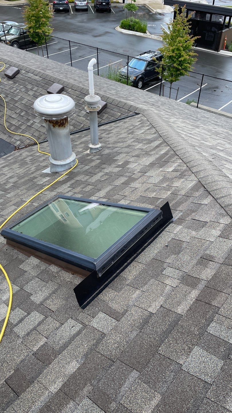 Residential ReRoofing Installation using OC Oakridge shingles by Top Notch Roofing Inc