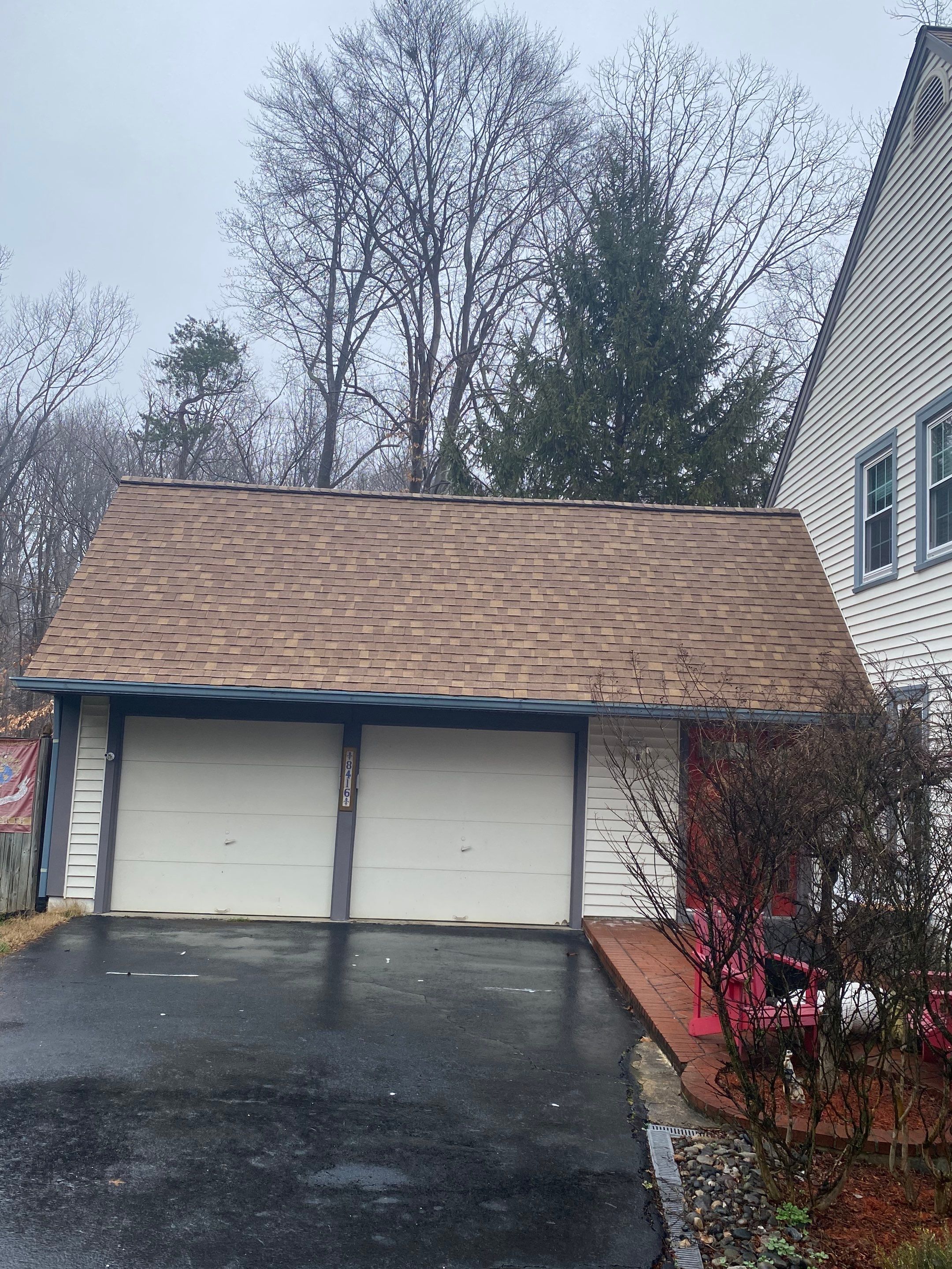 Springfield CertainTeed Landmark in Resawn Shake by RM Banning, Inc.