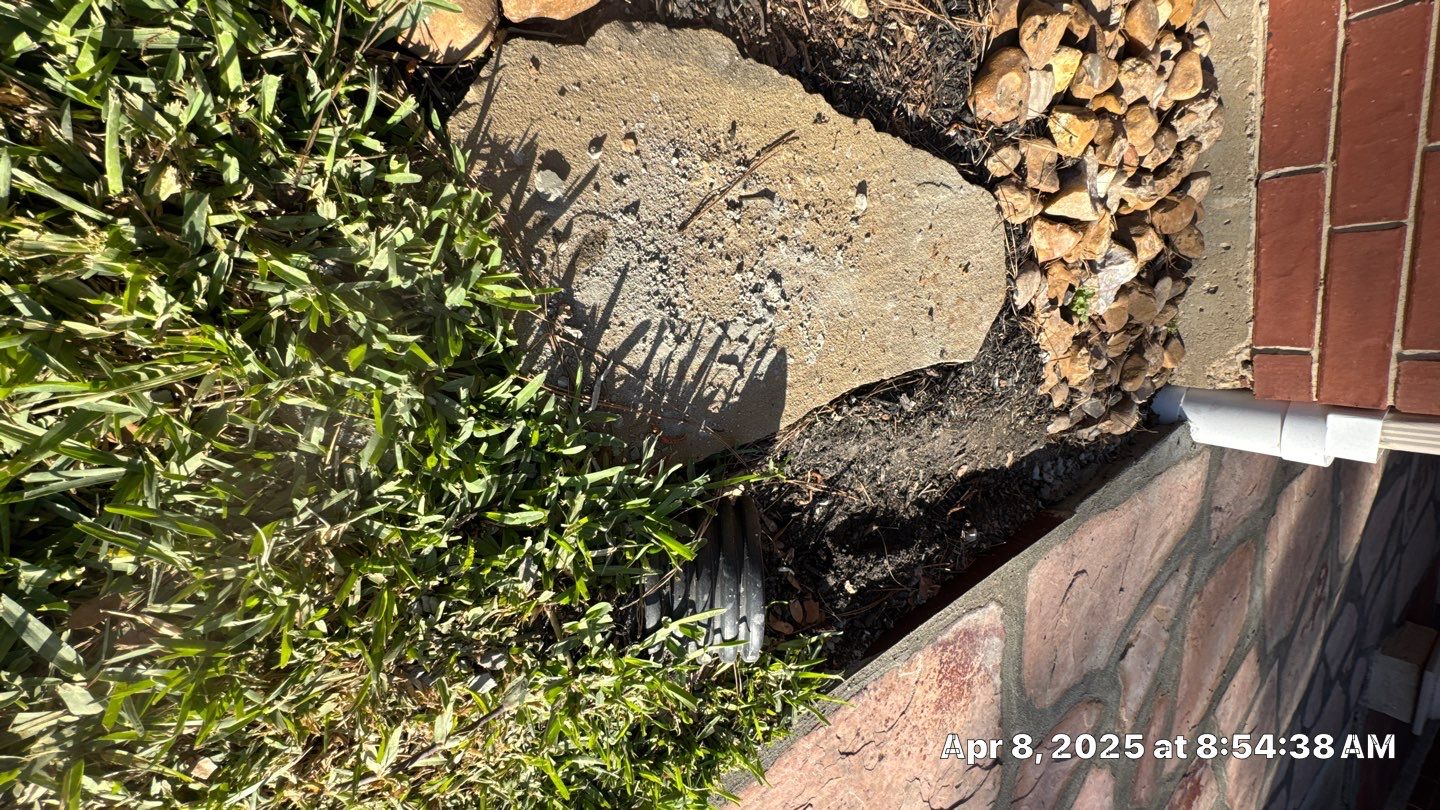 🏡 Mary Gray’s Entrance Transformation — Flagstone, Trim & Gutter Service by Texas Urban Elements