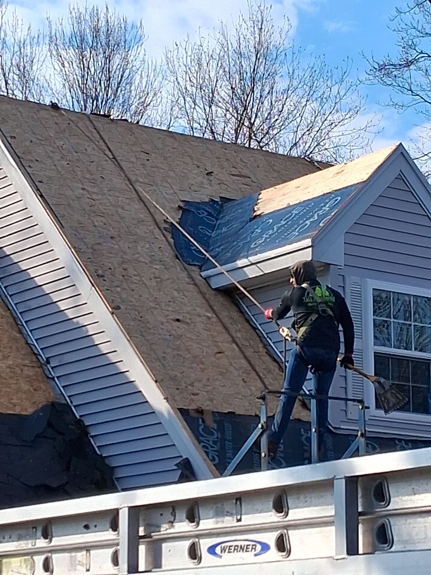 Rochester, NH – Residential Roof Replacement by Tall pine roofing