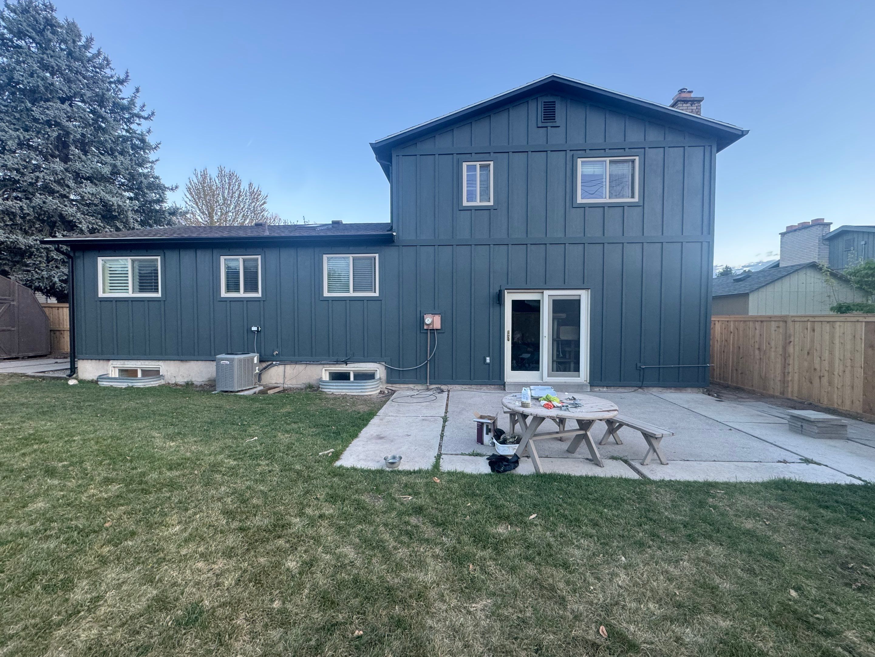 Sandy | Monochromatic Hardie Board & Batten | Iron Gray by Ideal Siding Utah