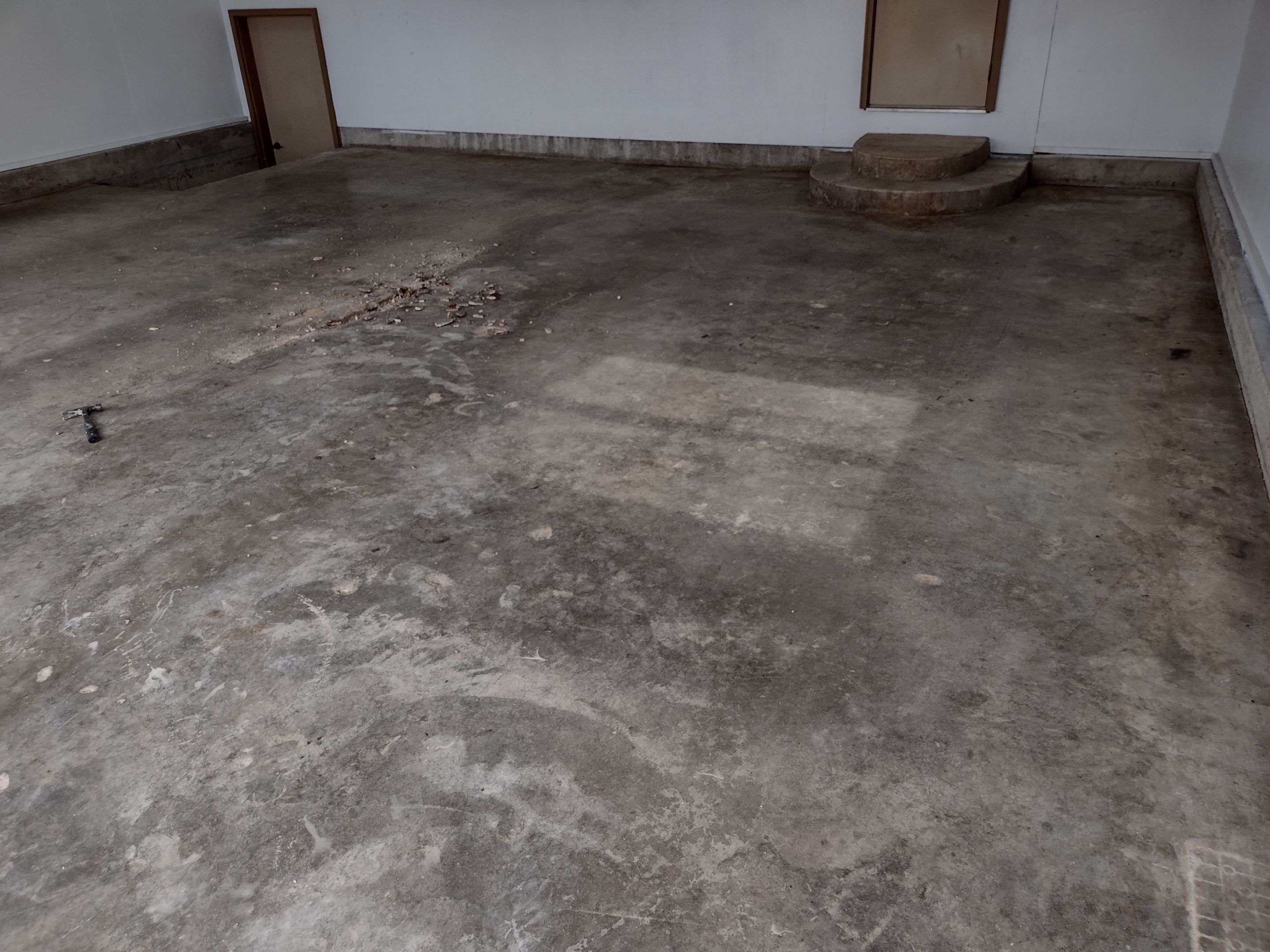 Garage using Silver Creek by Select Painting, Coatings & Garage Cabinets