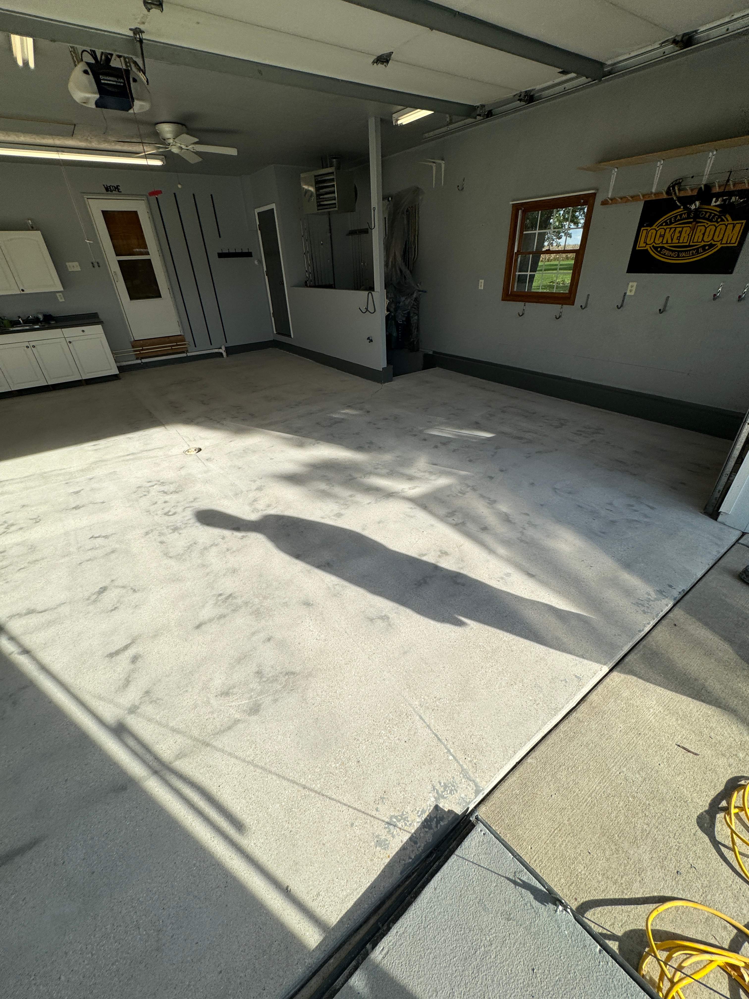 Creekbed Garage Lostant by Loud Bros