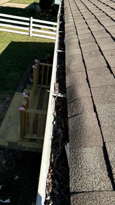 Turtle Shell gutter protection installation in Elgin, IL 60120, photograph 4