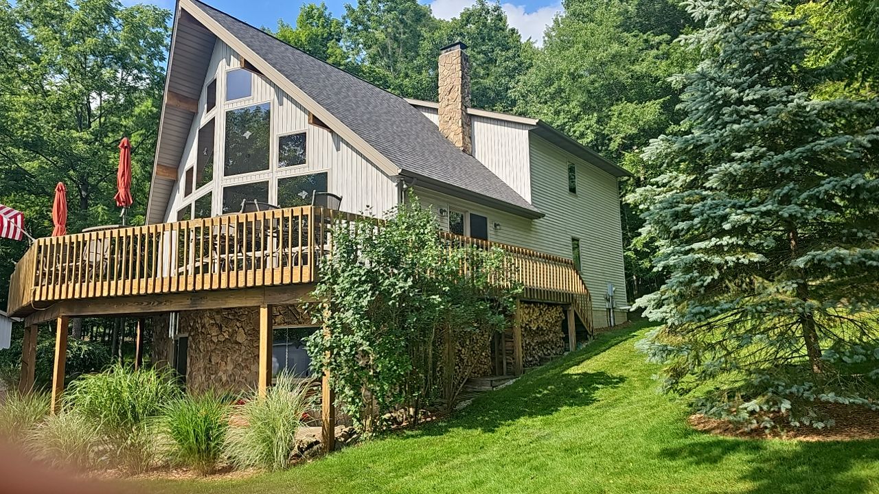 Owens Corning Color: Williamsburg Gray by Eagle Eye Roofing