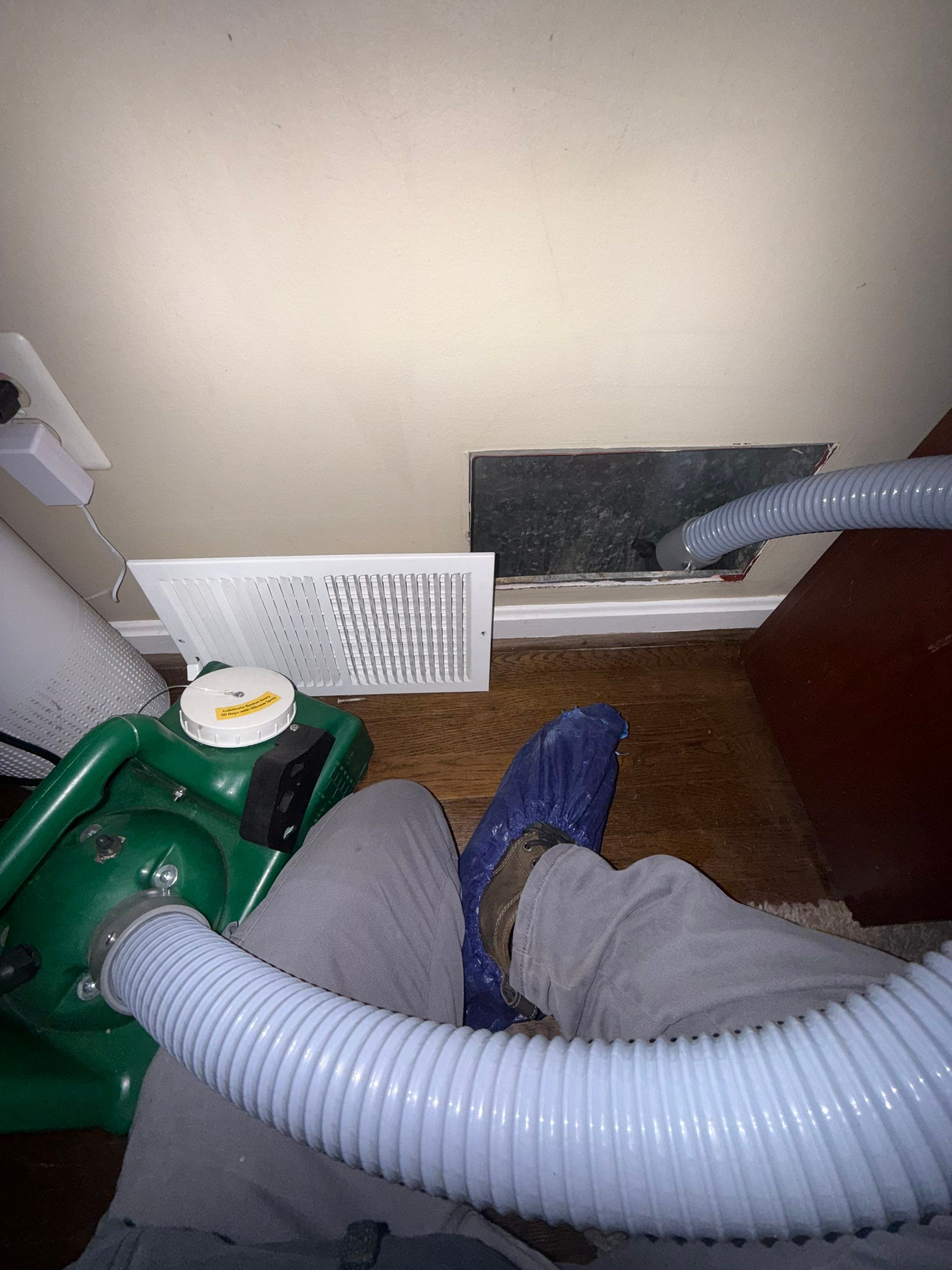 Duct Cleaning and Sanitizing in Middletown by Elemental Heating and air conditioning LLC