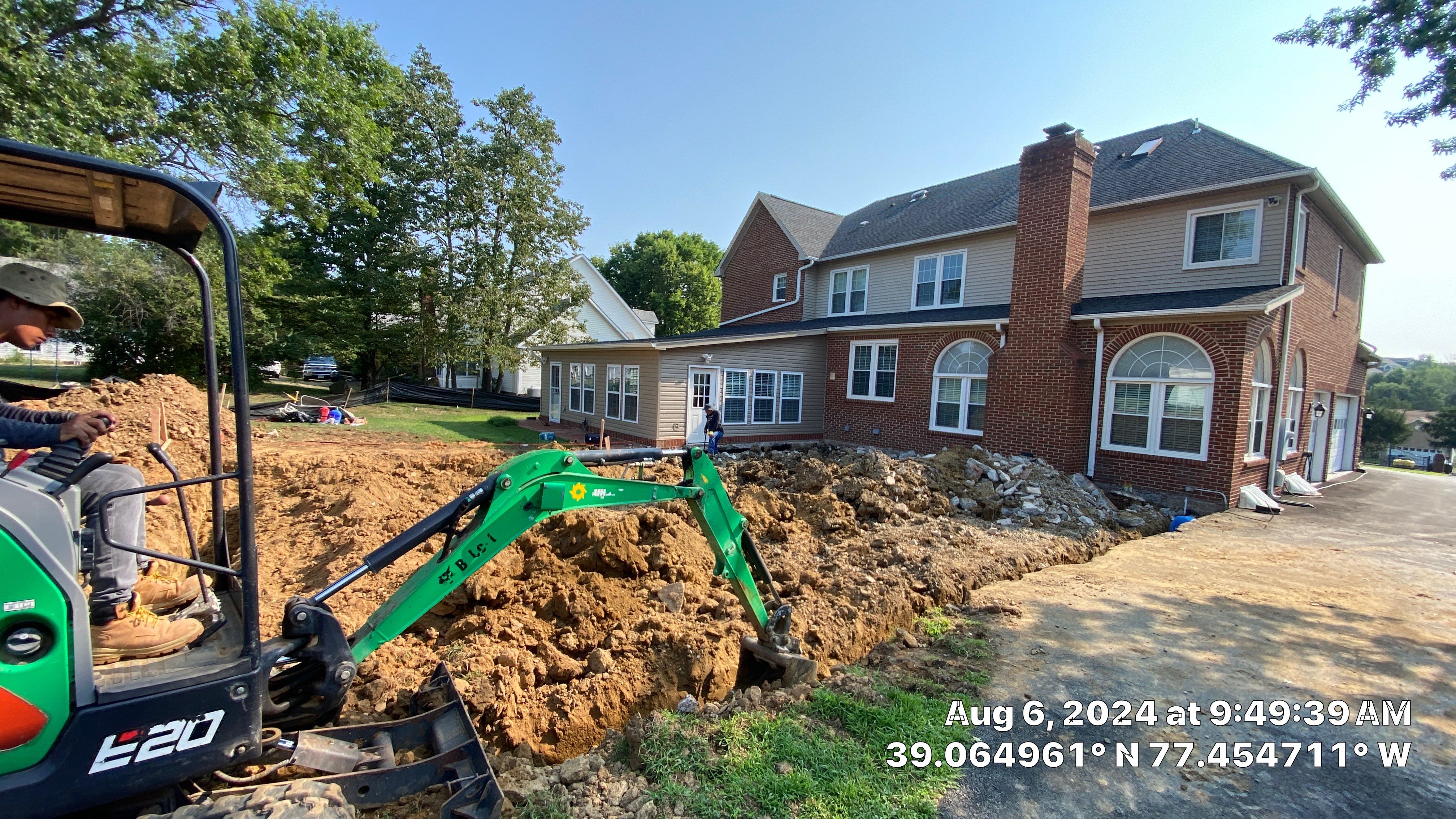 Home addition  with a bedroom ,kitchen , family room  by Jesus Master Handyman LLC 