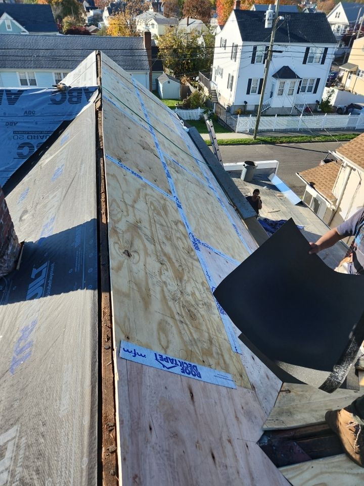 Owens Corning Duration Designer - Black Sable by A Plus Exterior