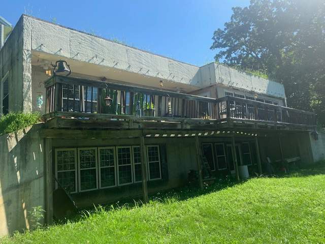 Contemporary house Siding Installation using Mastic Premium Vinyl siding  by EEC  Windows, Siding & Roofing 