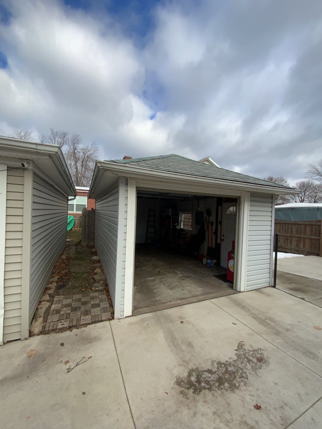 Garage by Ivy Lea Construction