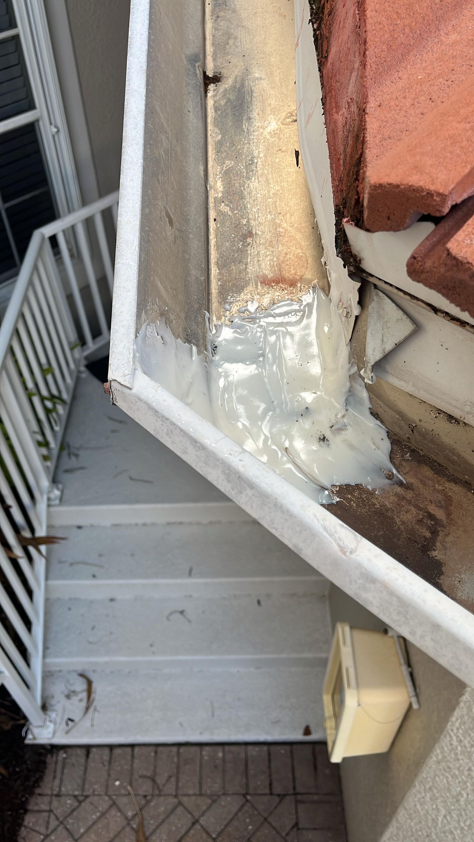 Aluminum Seamless Gutters using seal gutters in Fort Myers FL by Gutter Professors