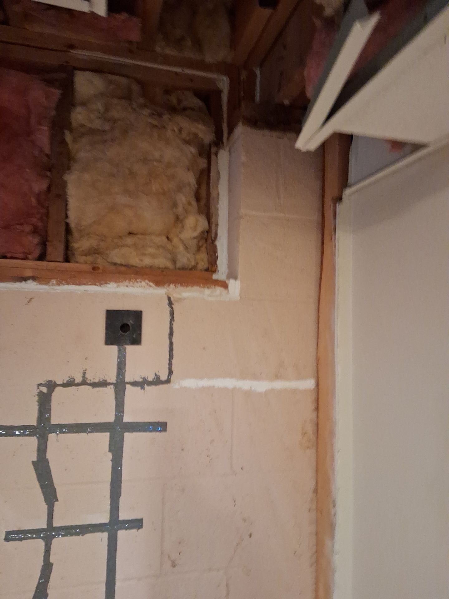 Embedded Fiber Reinforcement by Toledo Basement Repair 