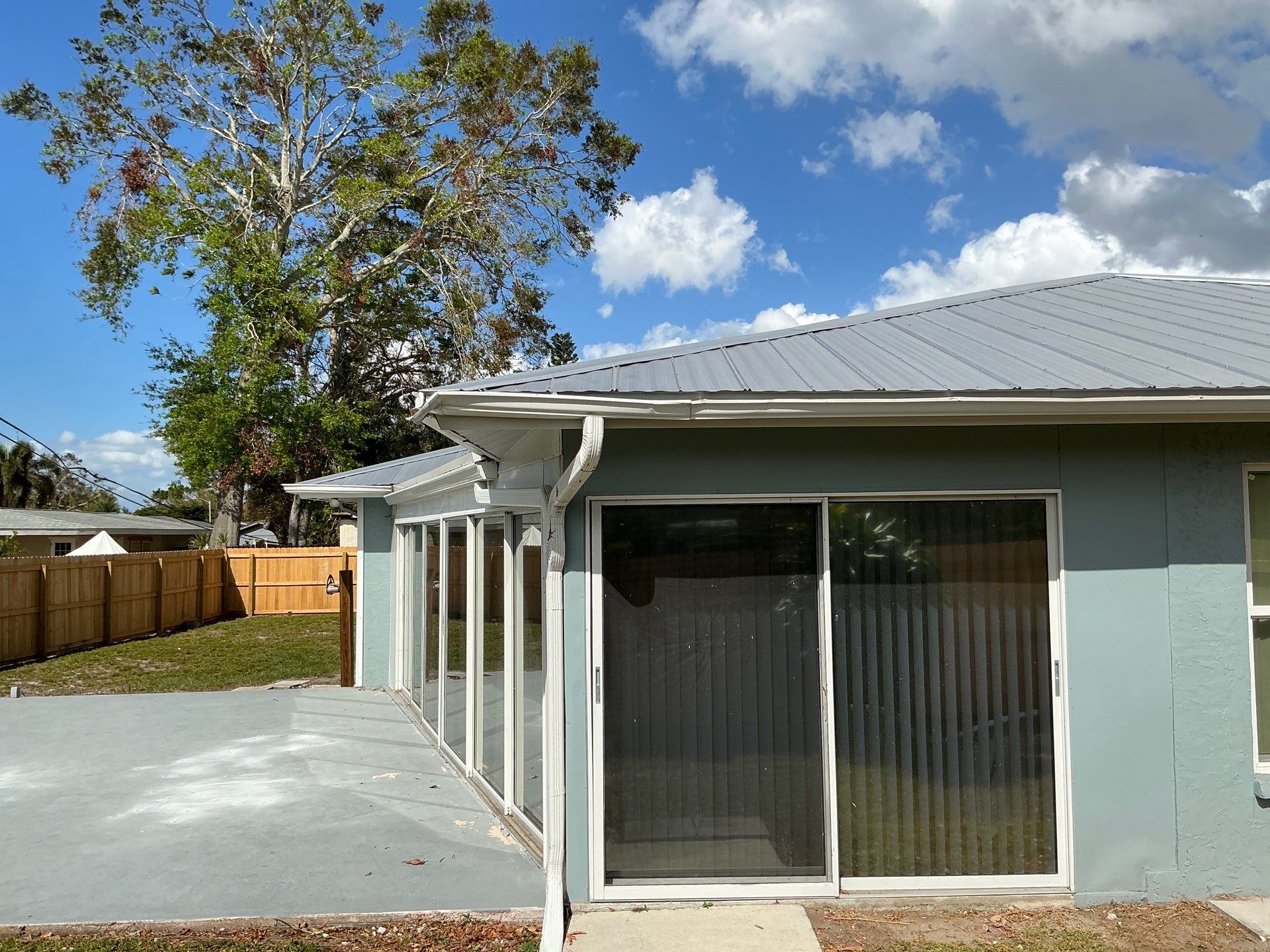 6-Inch Seamless Gutters in Sarasota FL by Gutter Professors
