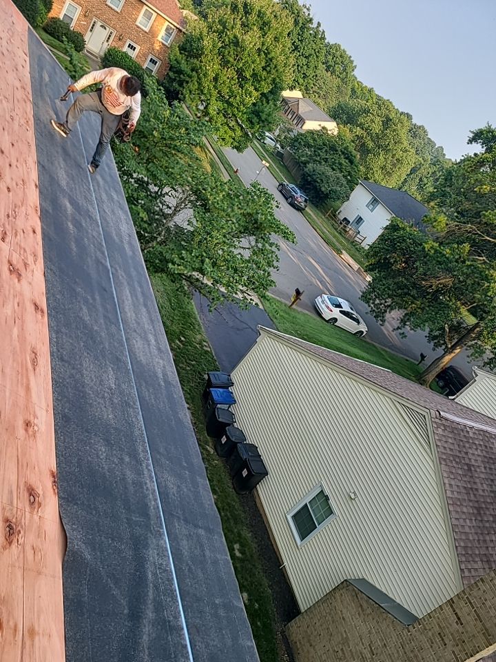 Burke: CertainTeed Landmark Pro Architectural Shingles in Max Def Weathered Wood by RM Banning, Inc.