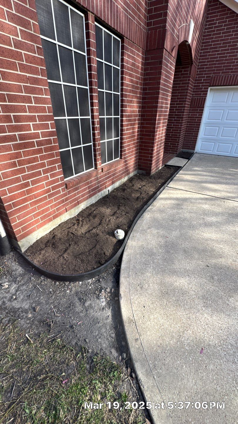 🌿 Mr. Kling – Front Yard Flower Bed Refresh & Backyard Walk Path by Texas Urban Elements