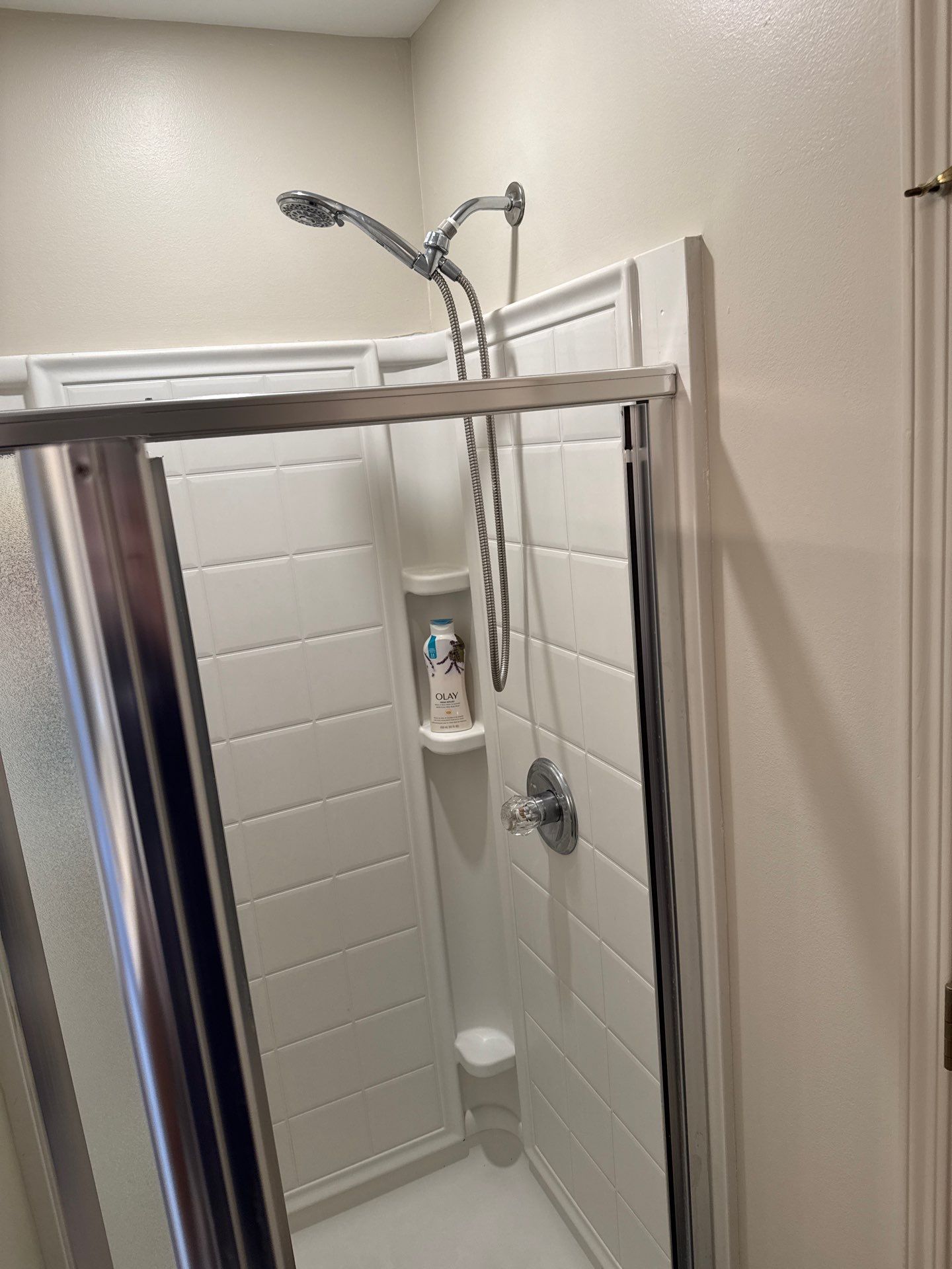 Master bathroom renovation by Prudencio