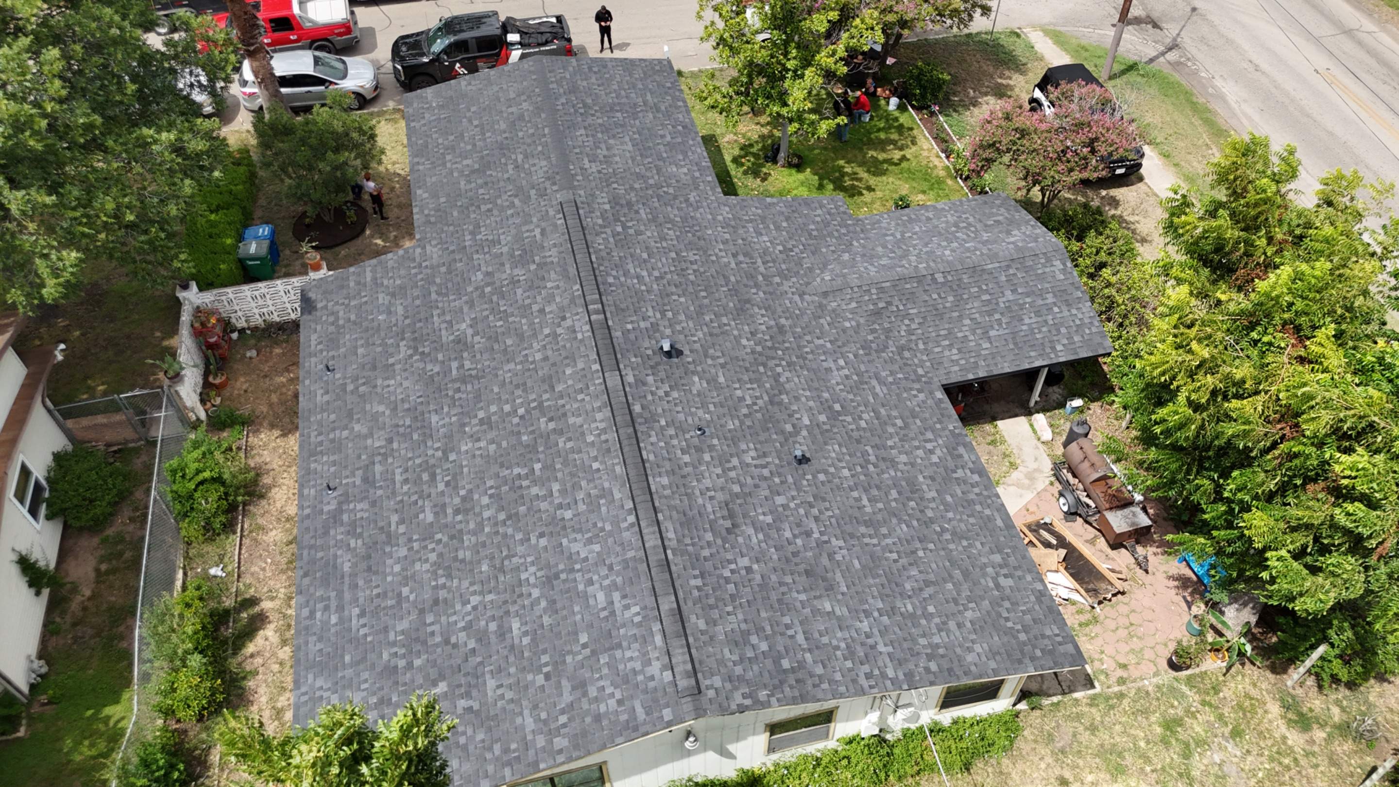 Onyx Black - Owens Corning TruDefinition Duration Oakridge by RoofsOnly.com