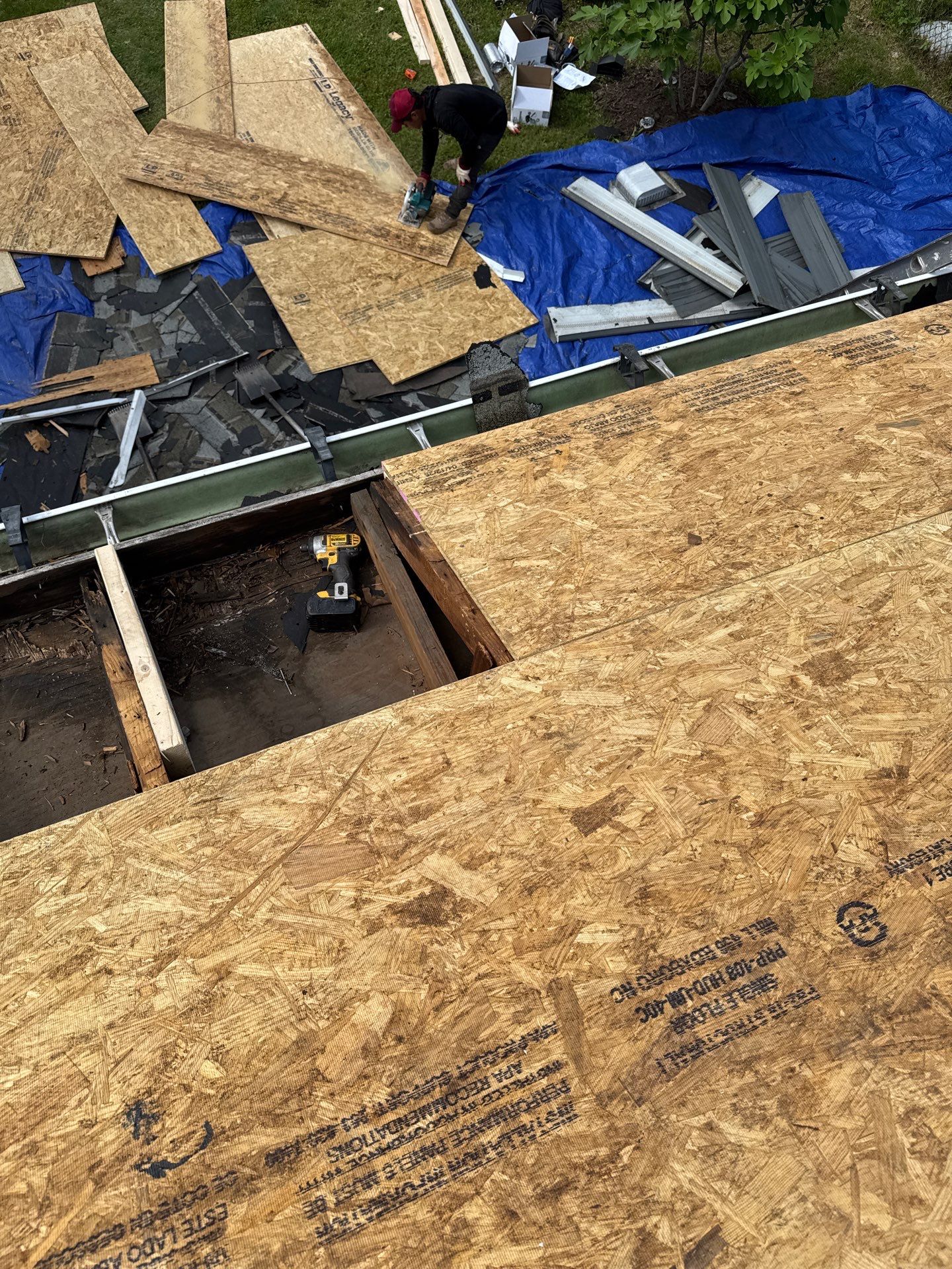 Residential Roofing Installation using GAF HDZ SHINGLES by La Bendicion Contruction Llc