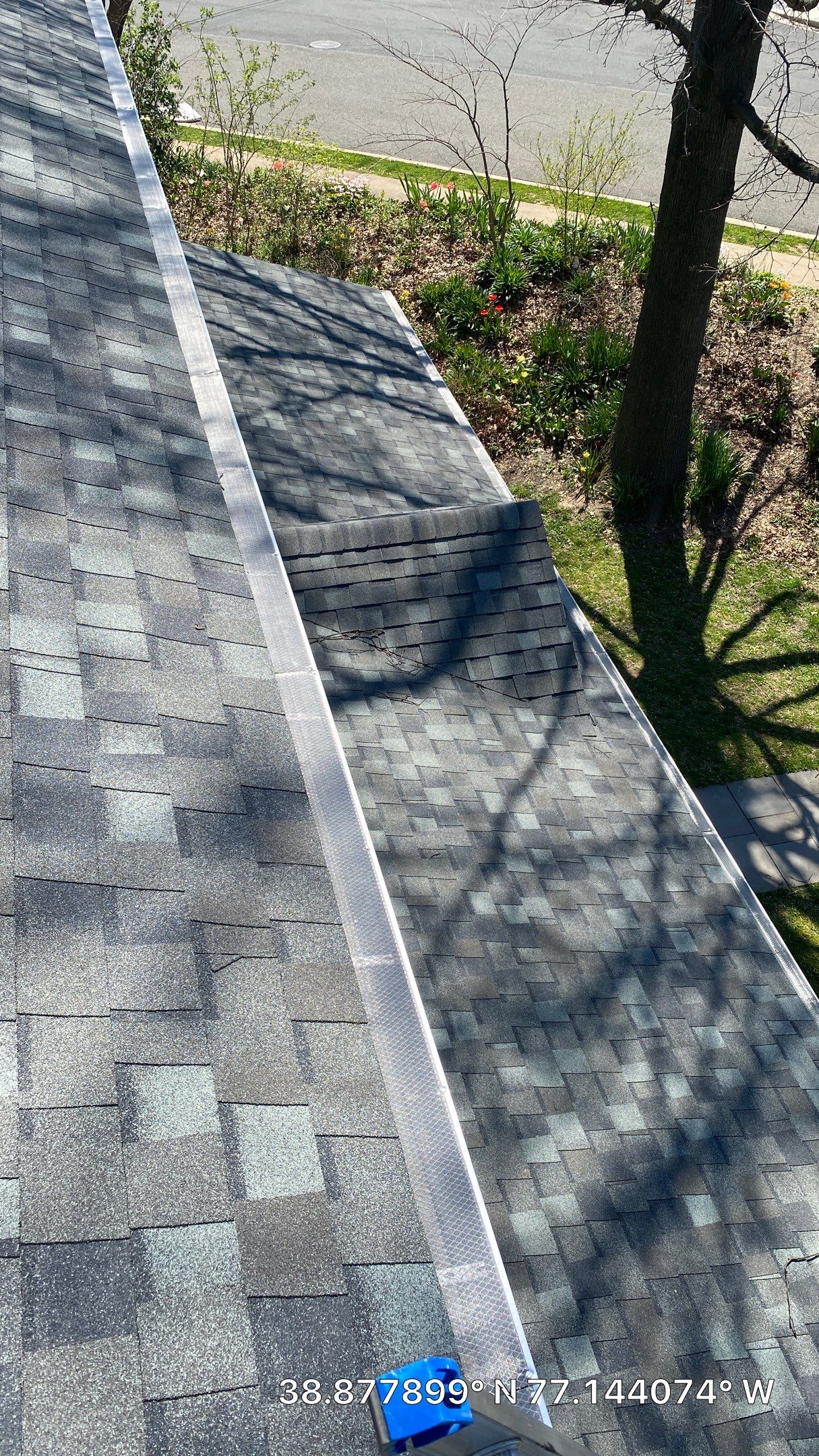 Arlington: CertainTeed Landmark Pro Designer Shingles in Max Def Georgetown Gray by RM Banning, Inc.