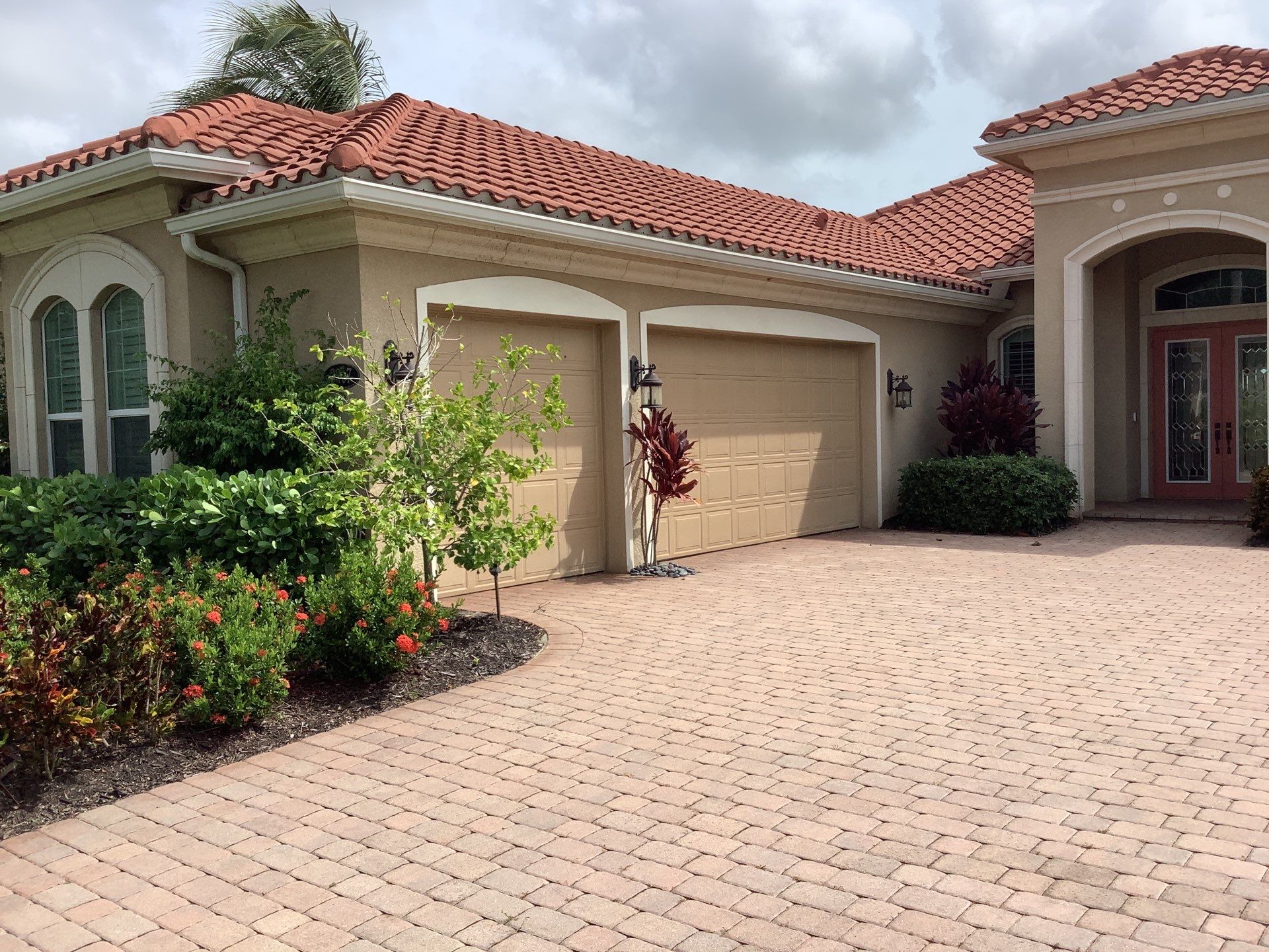 Seamless Gutter in Naples FL by Gutter Professors