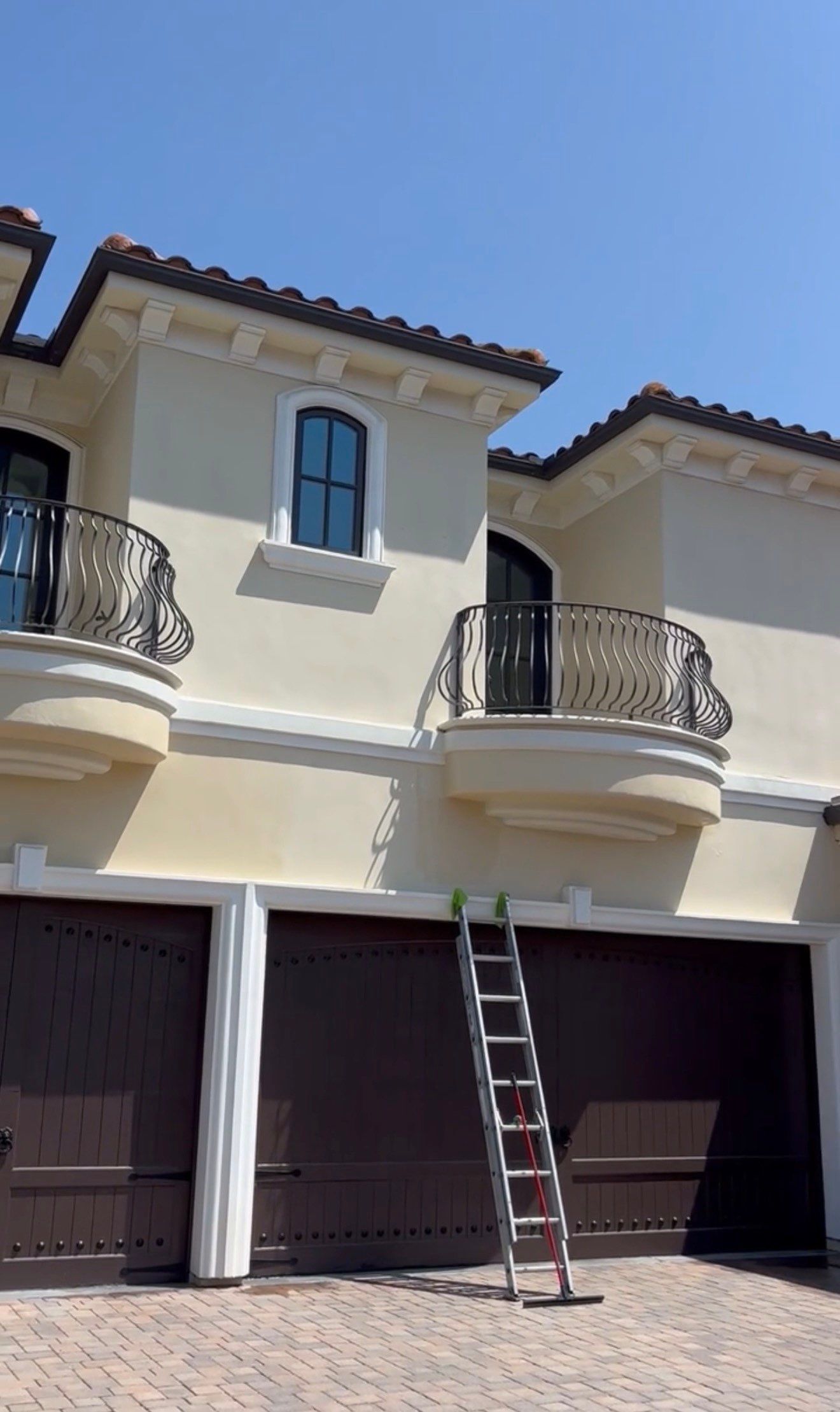 Mansion Exterior Pressure Washing by Pirate Pete’s Power Washing