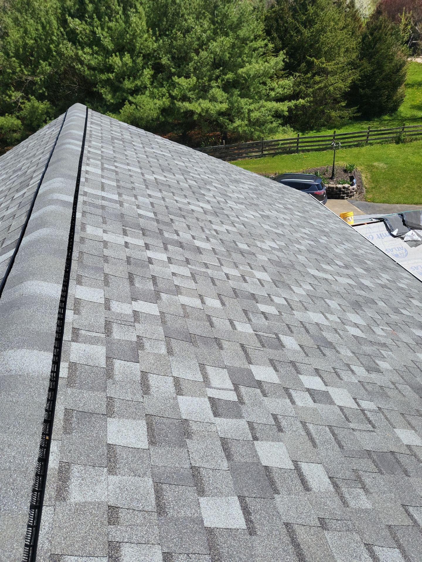 Atlas Pinnacle, Color, Coastal Granite, Drip Edge, Birch White by Eagle Eye Roofing