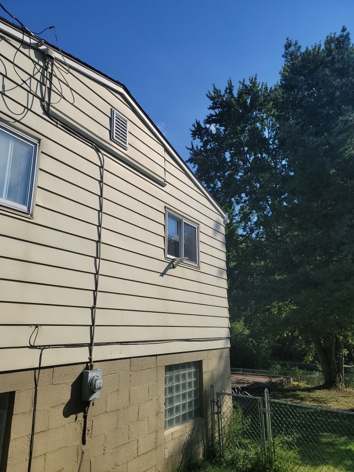 Brand: Atlas Pinnacle Color: Pristine Scotchgard Pweter Drip: White by Eagle Eye Roofing